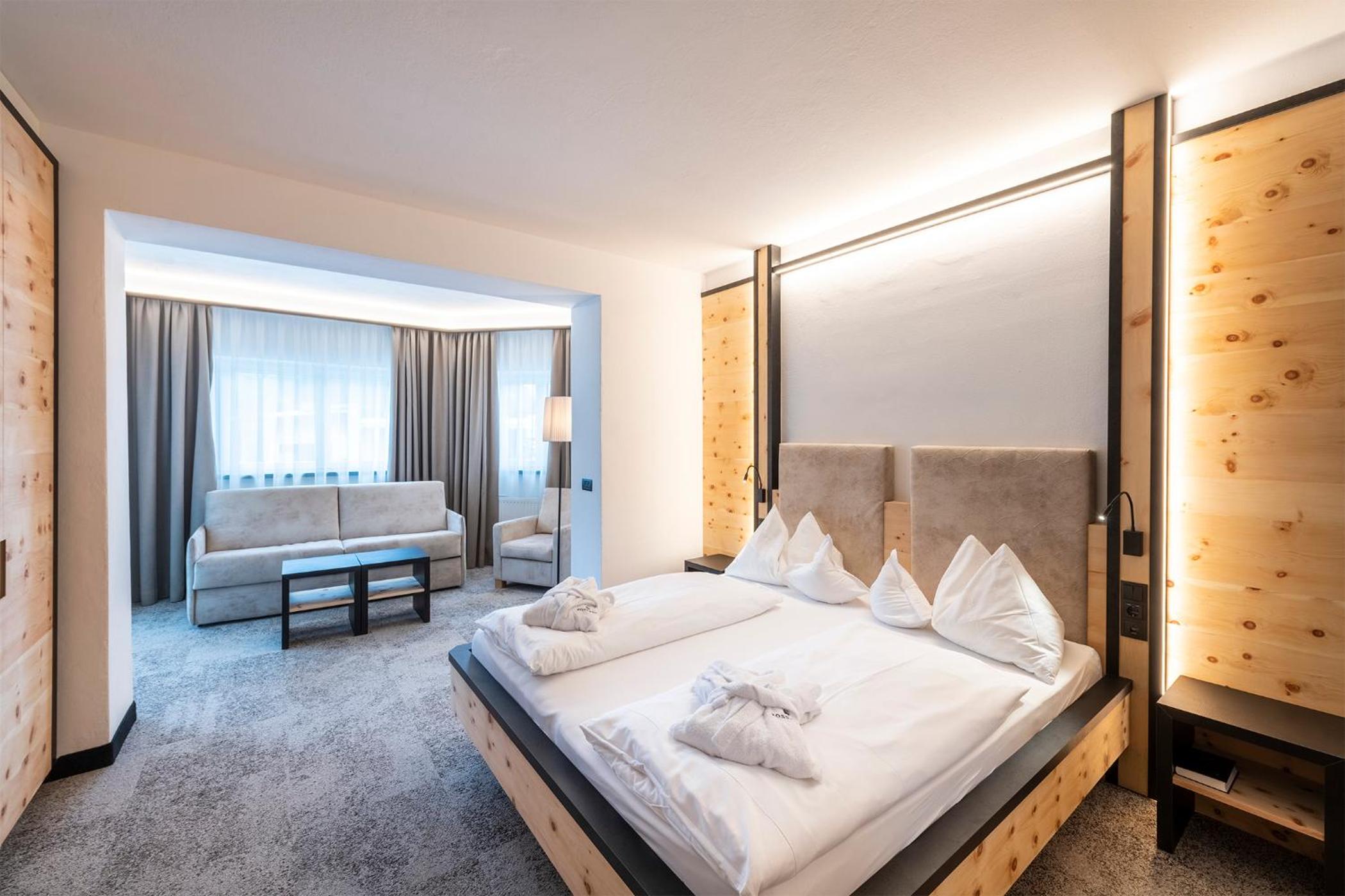 Junior Suite (2 Adults) - Photo 1
