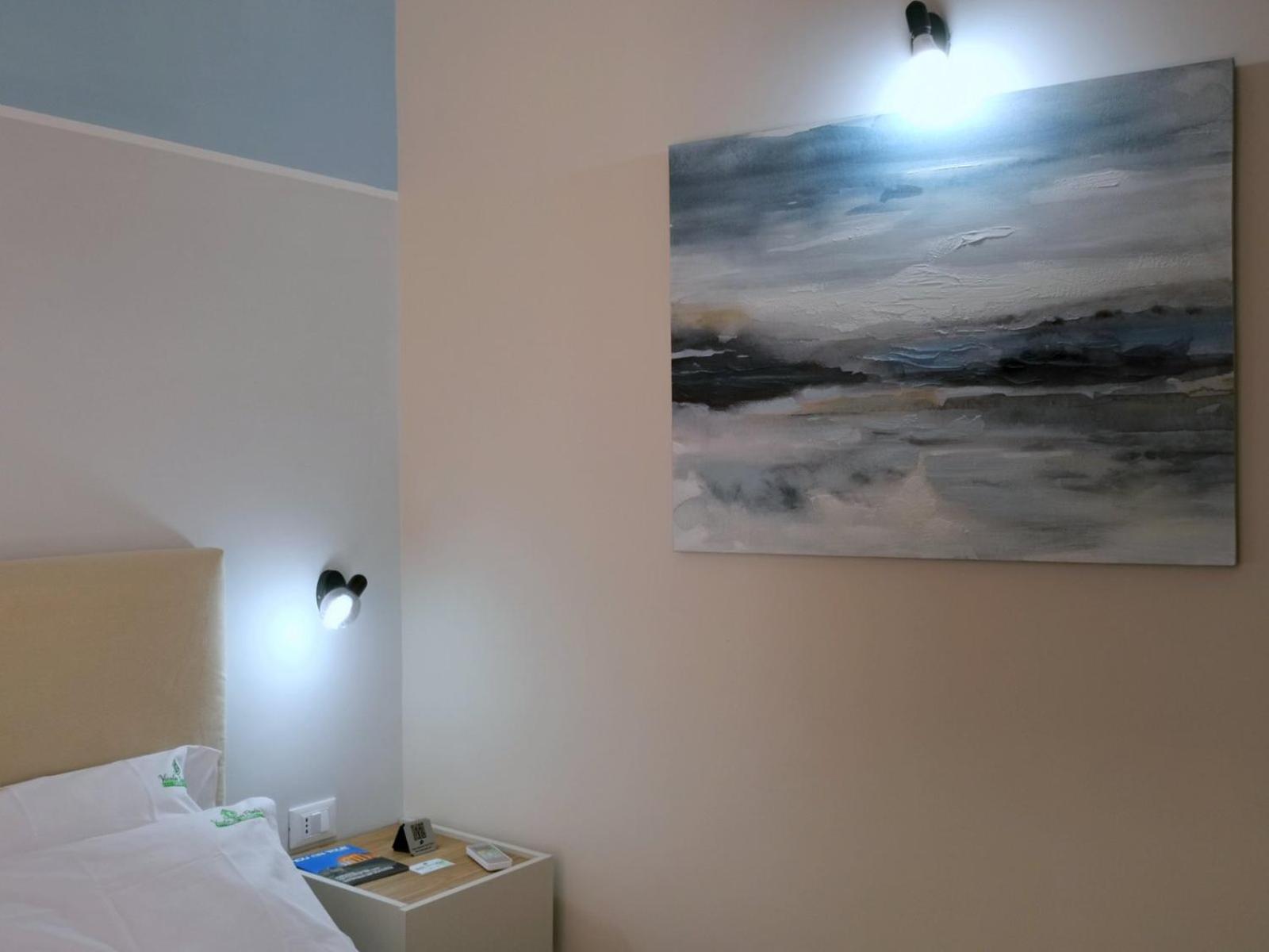 One-Bedroom House - Photo 18