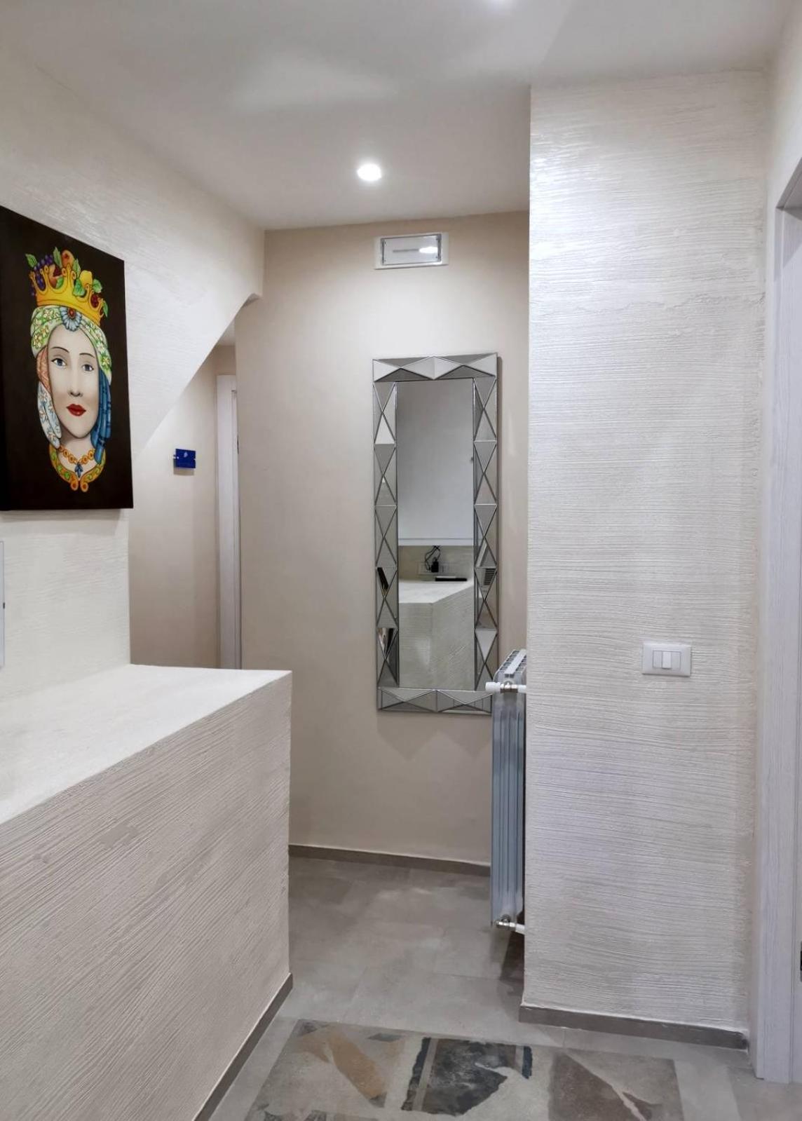 One-Bedroom House - Photo 28