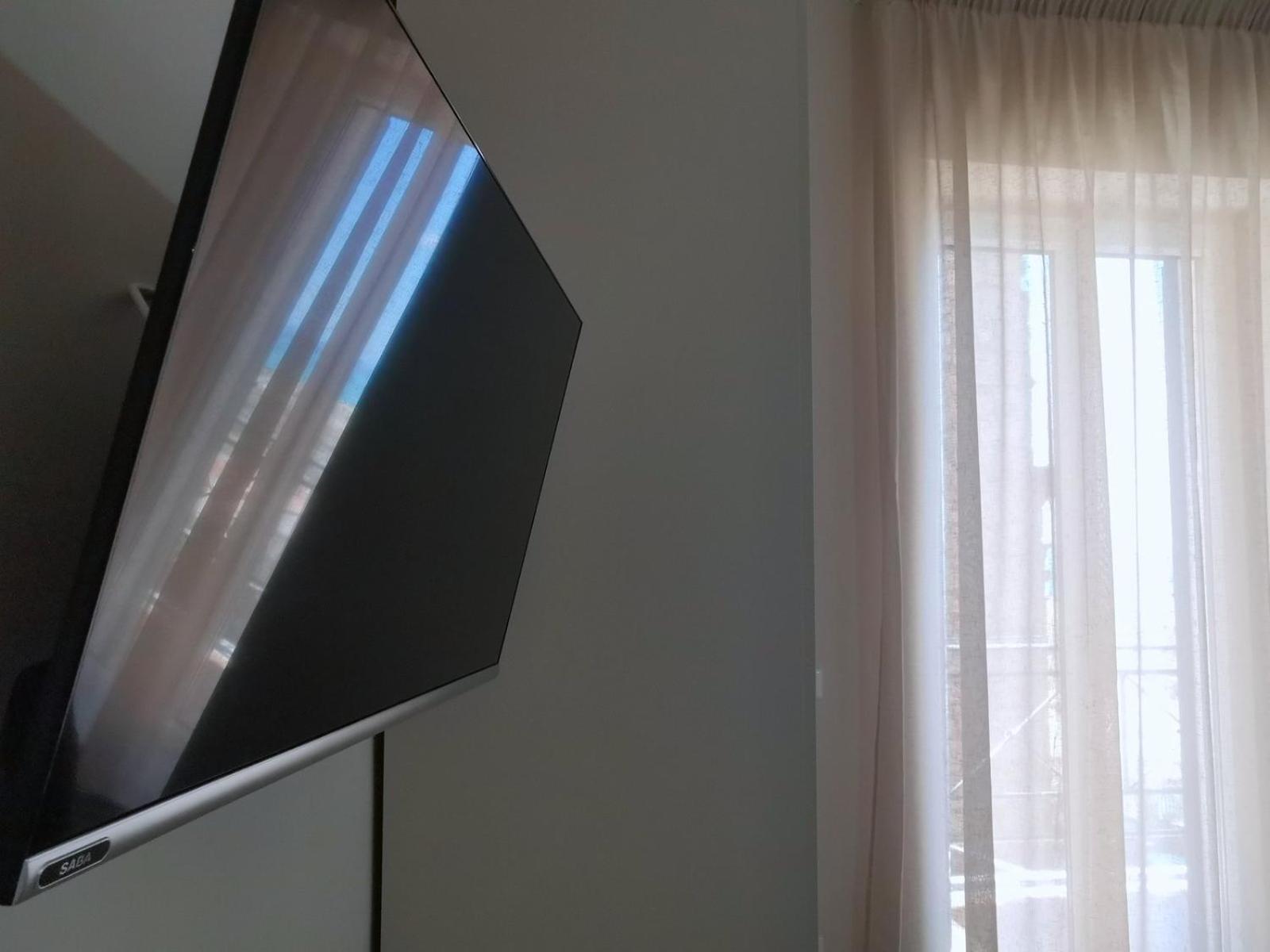 One-Bedroom House - Photo 20