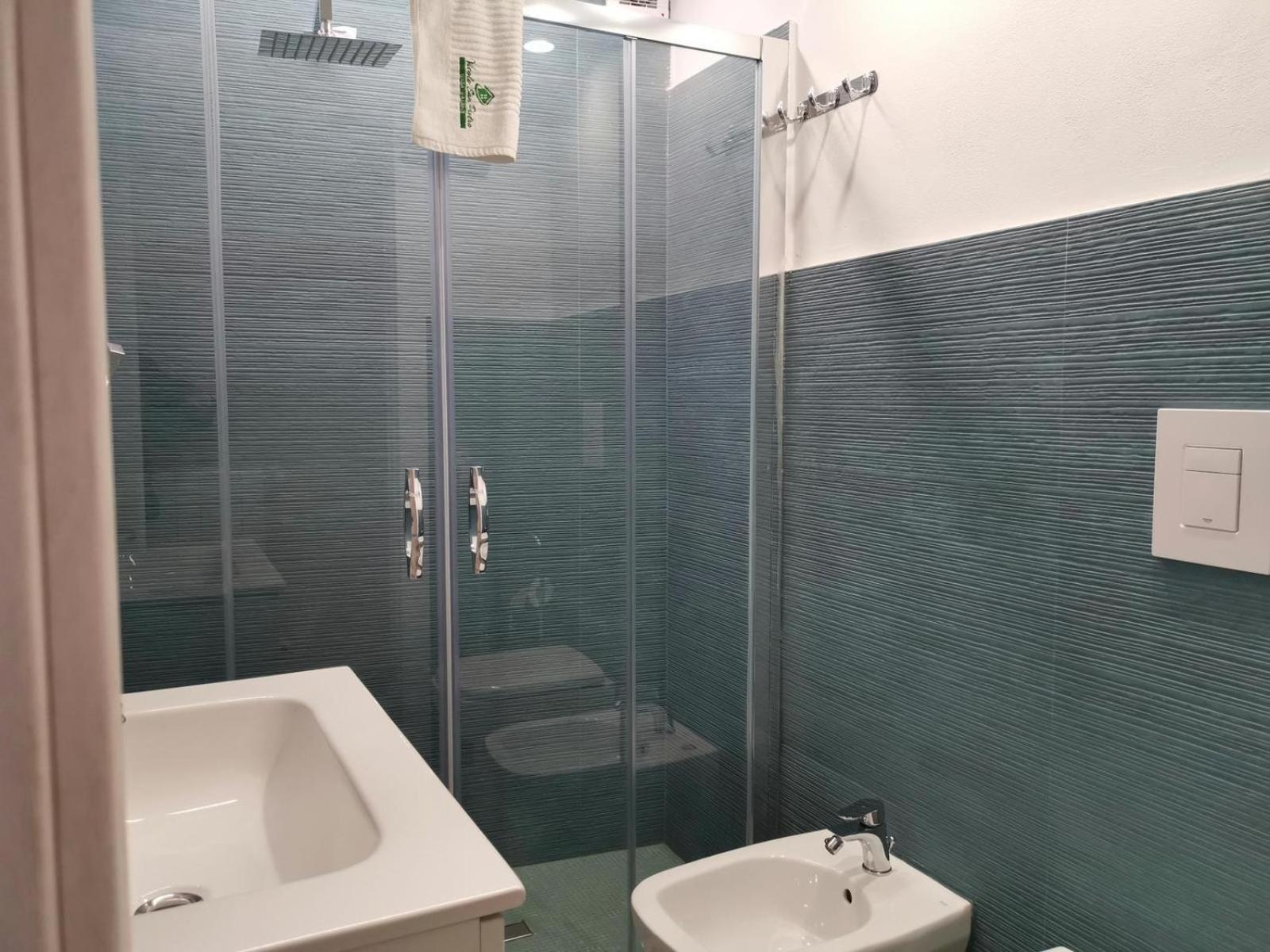 One-Bedroom House - Photo 19