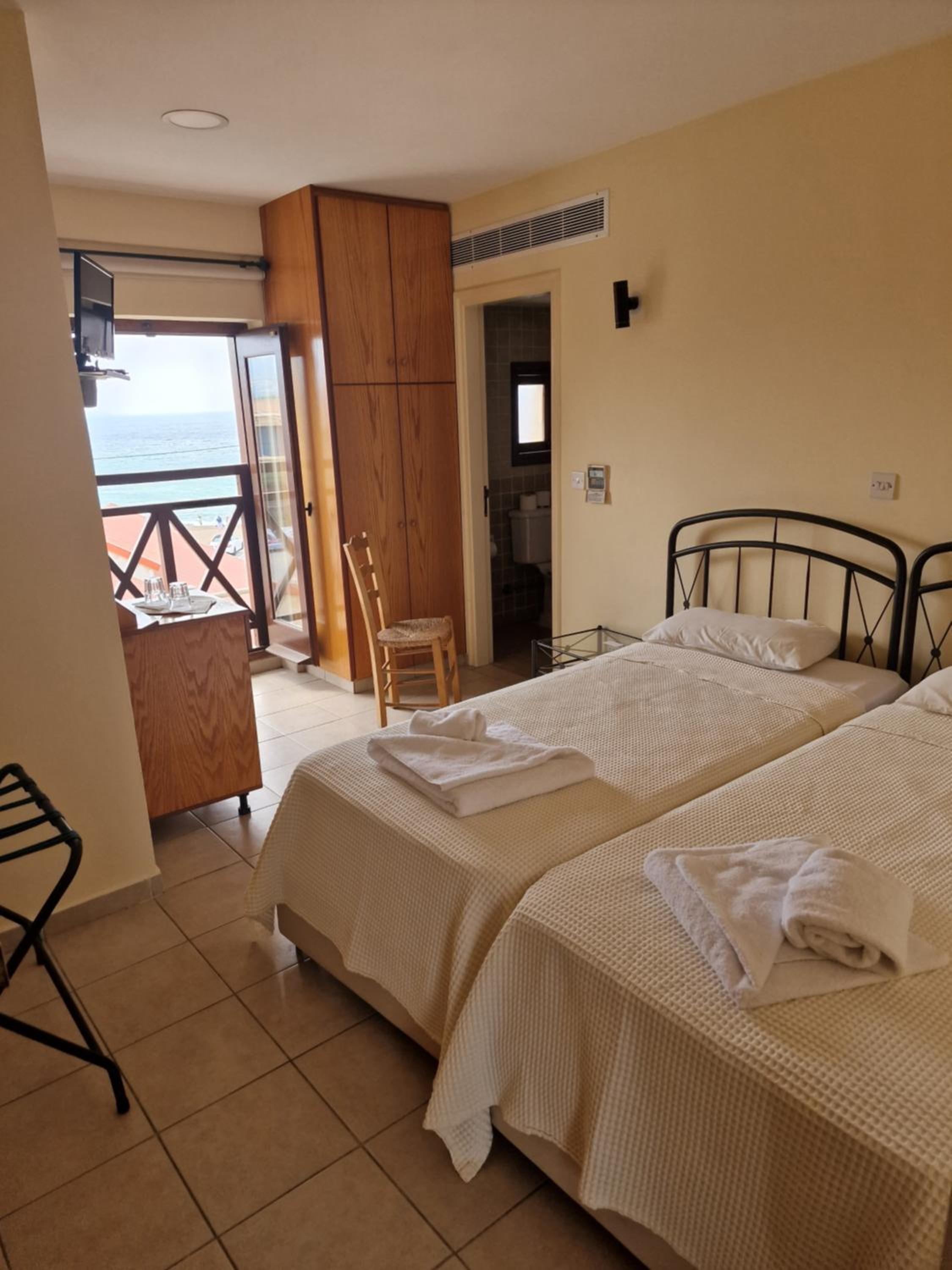 Budget Double Room - Photo 1