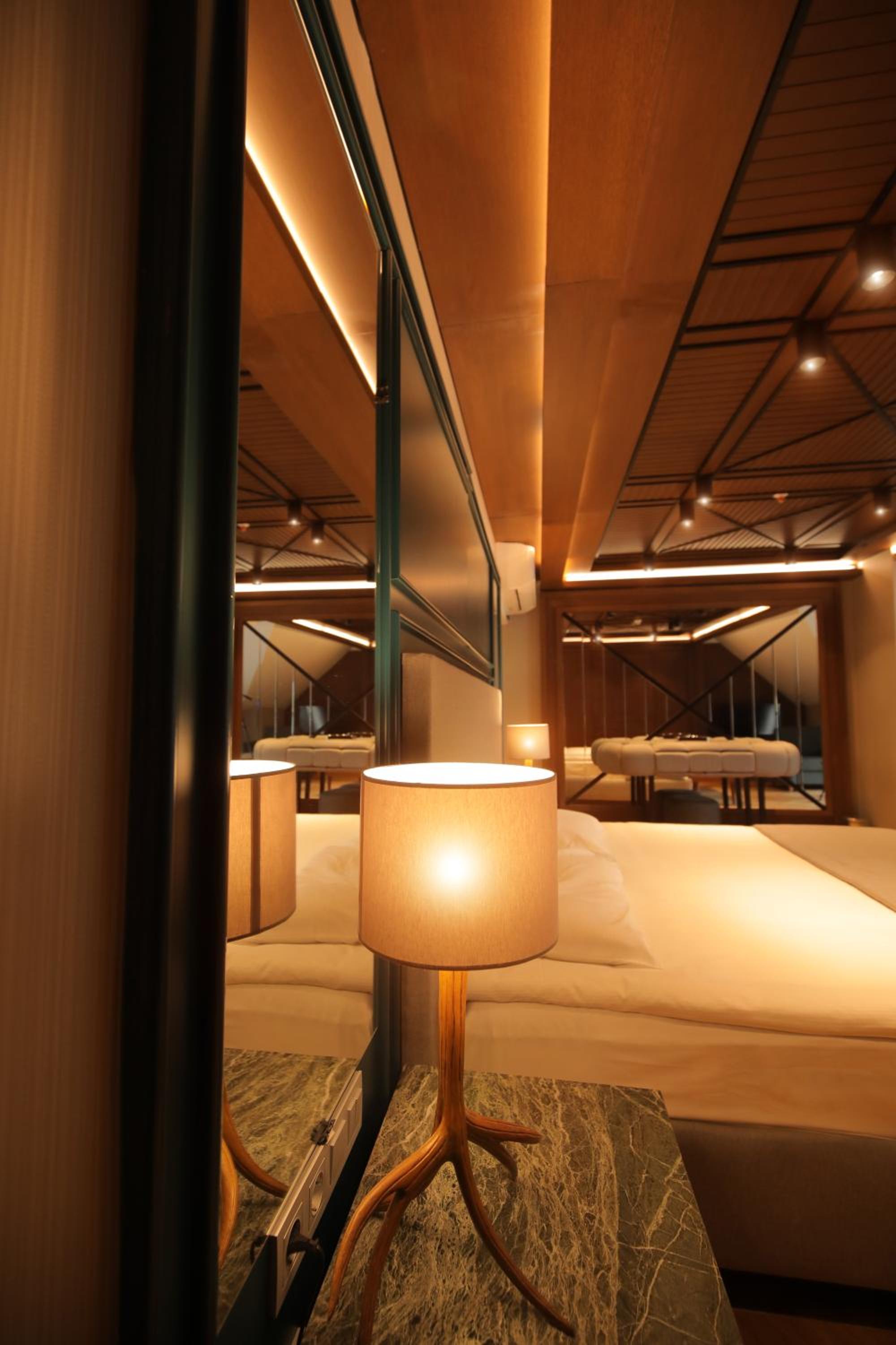 Suite with Balcony photo 3