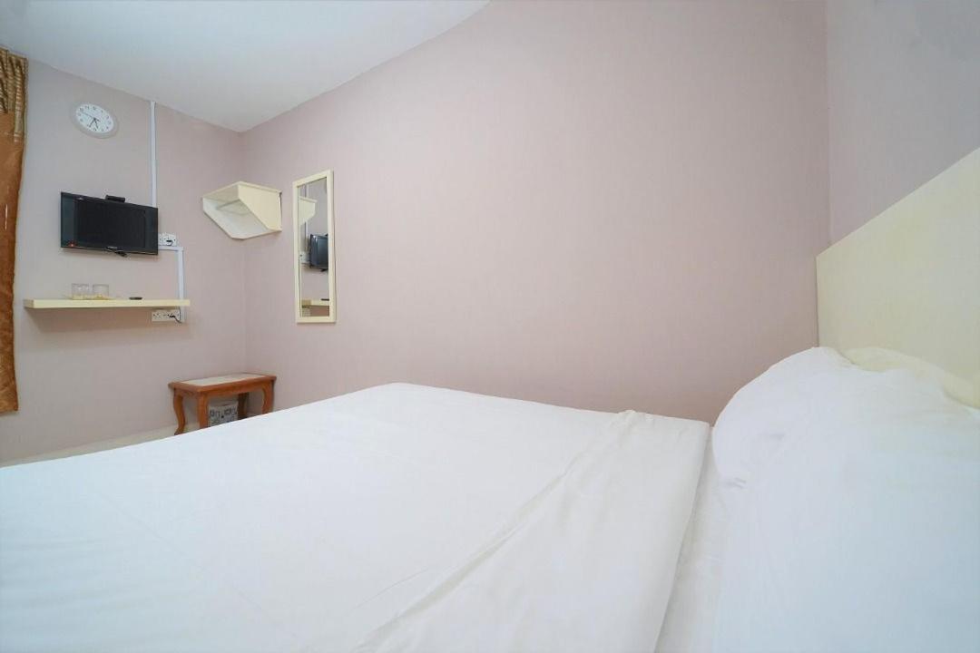 Deluxe Double Room (2 Adults + 1 Child) photo 3