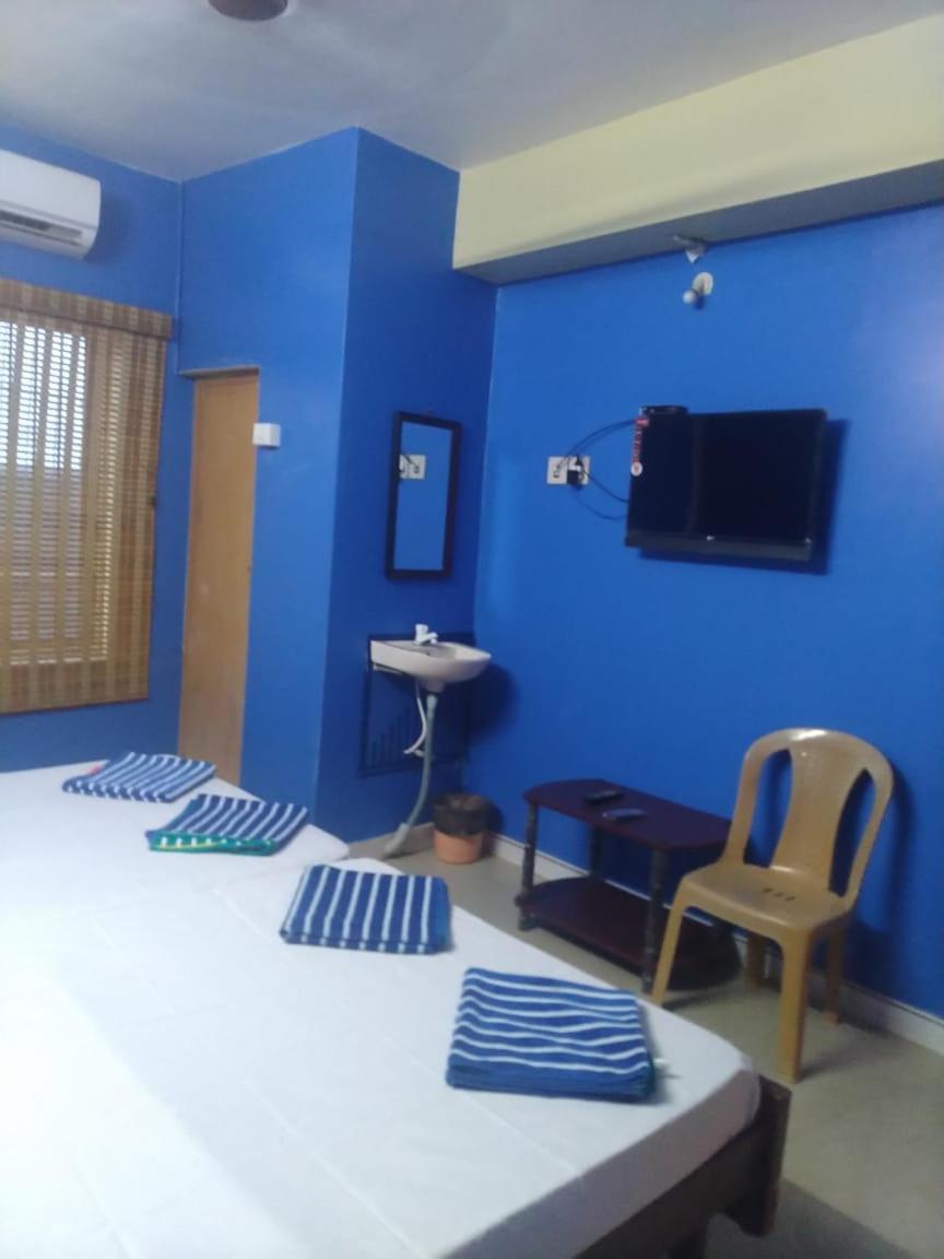 Standard Double Room with Fan - Photo 2