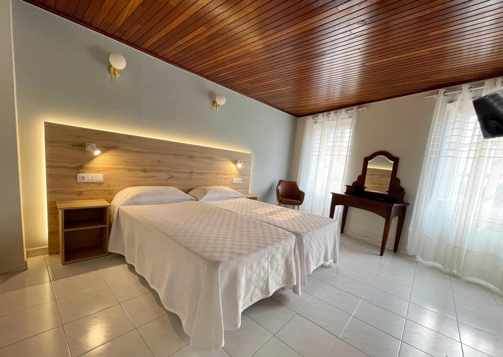 Habitación Estándar con Dos Camas Individuales