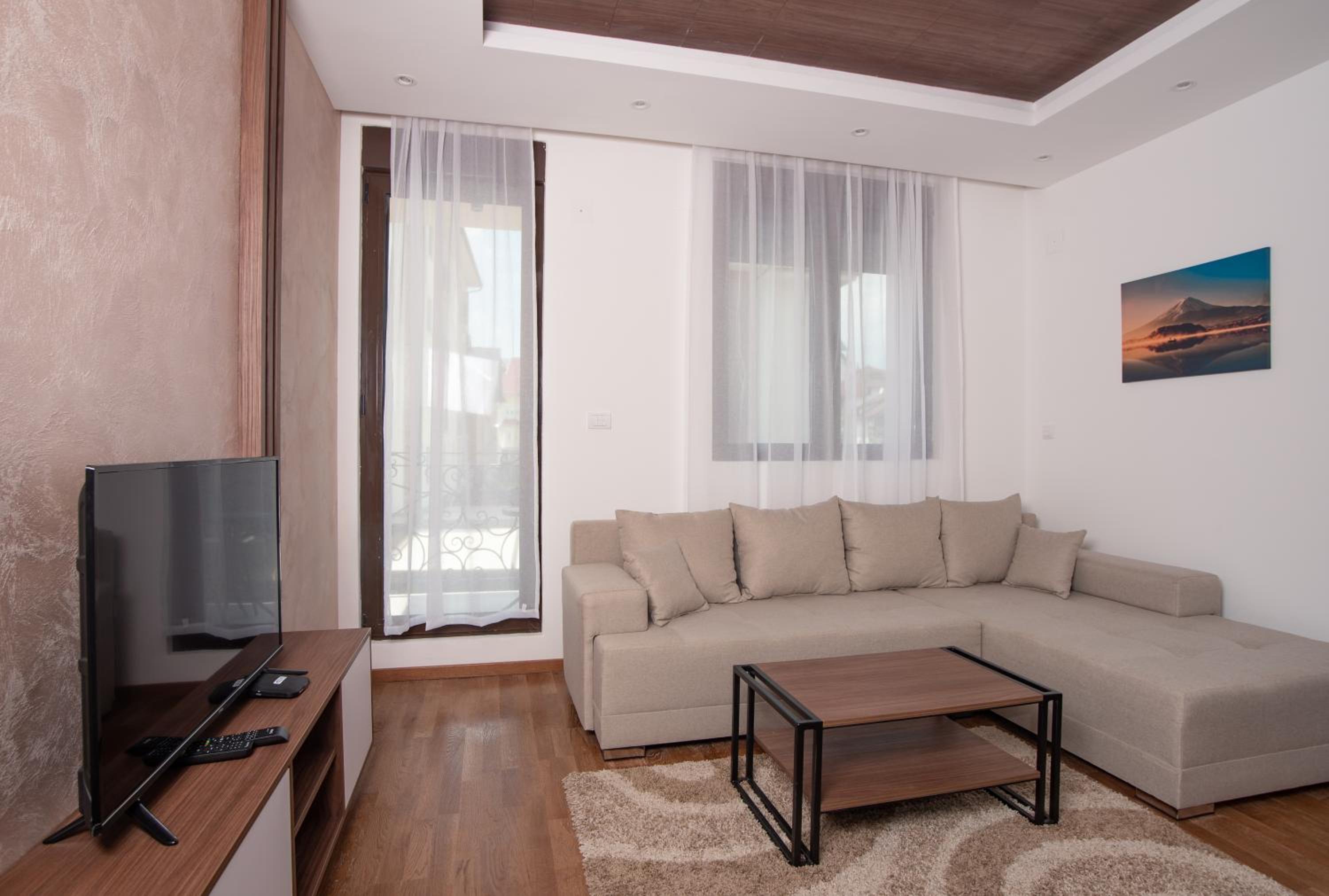 Deluxe Queen Suite - Photo 87