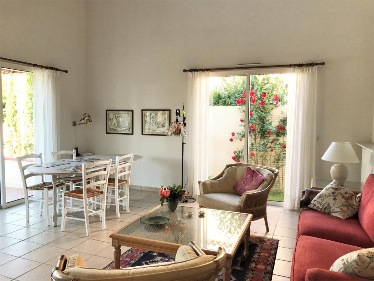 Three-Bedroom Villa photo 3