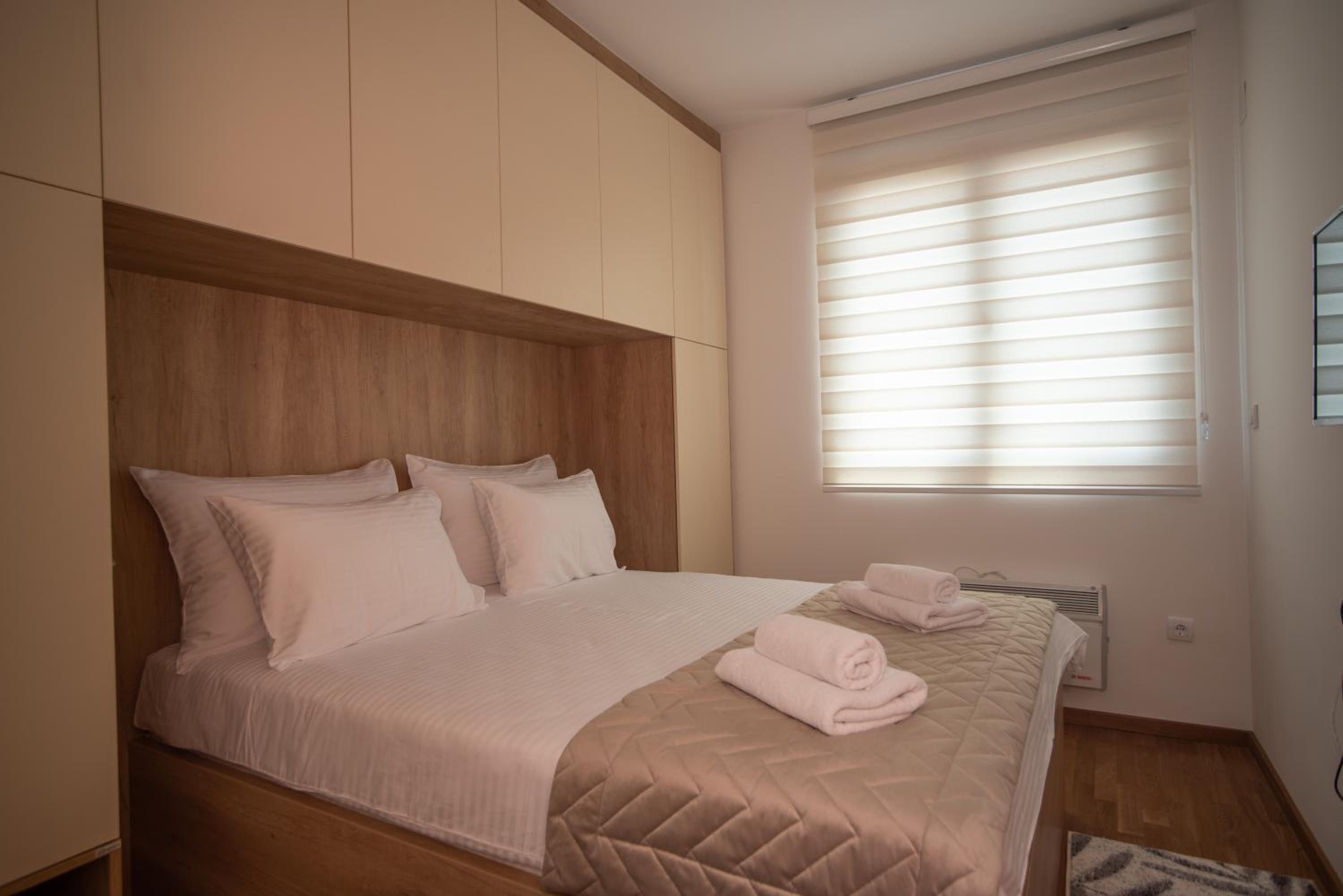 Deluxe Queen Suite - Photo 104