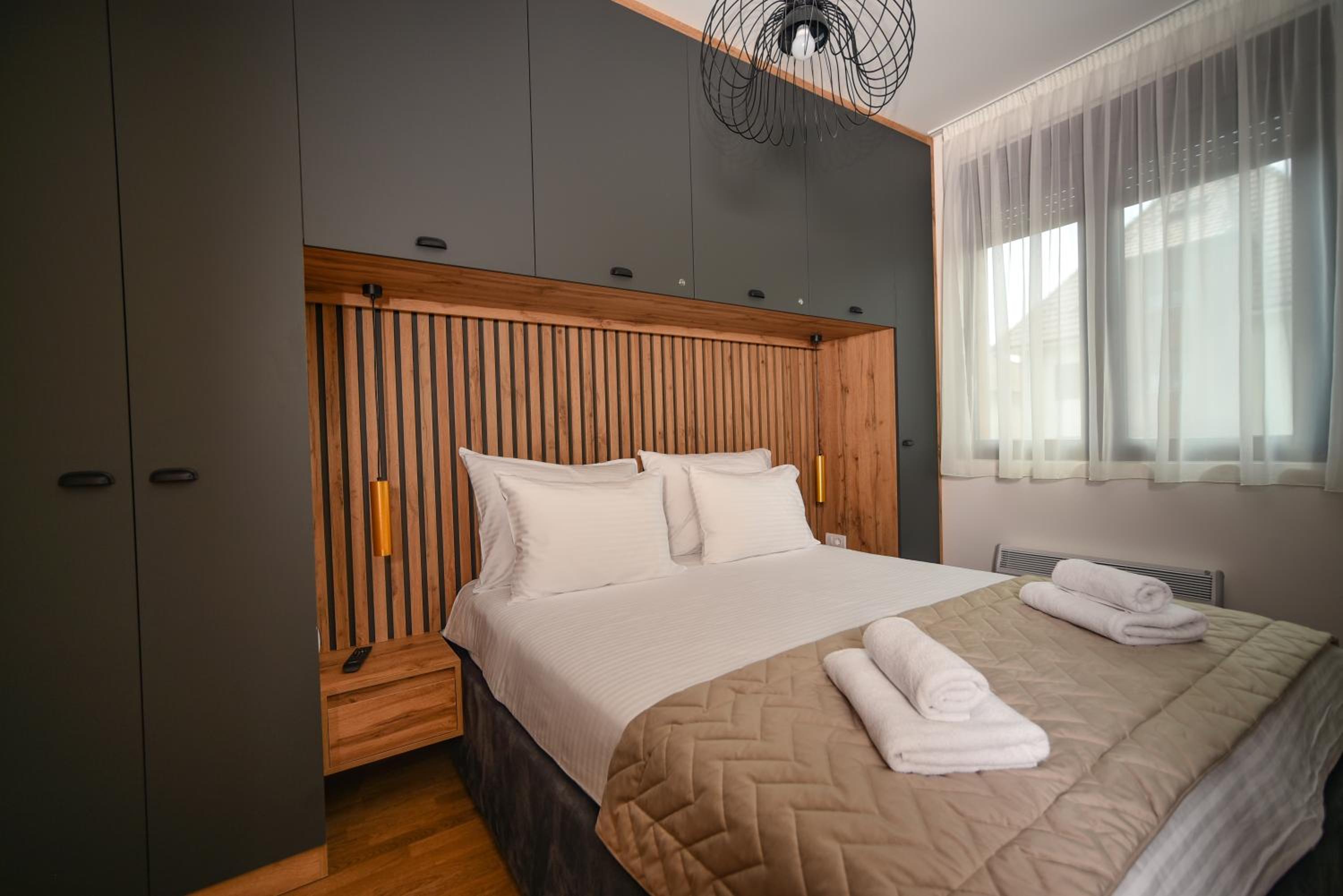 Deluxe Queen Suite - Photo 118