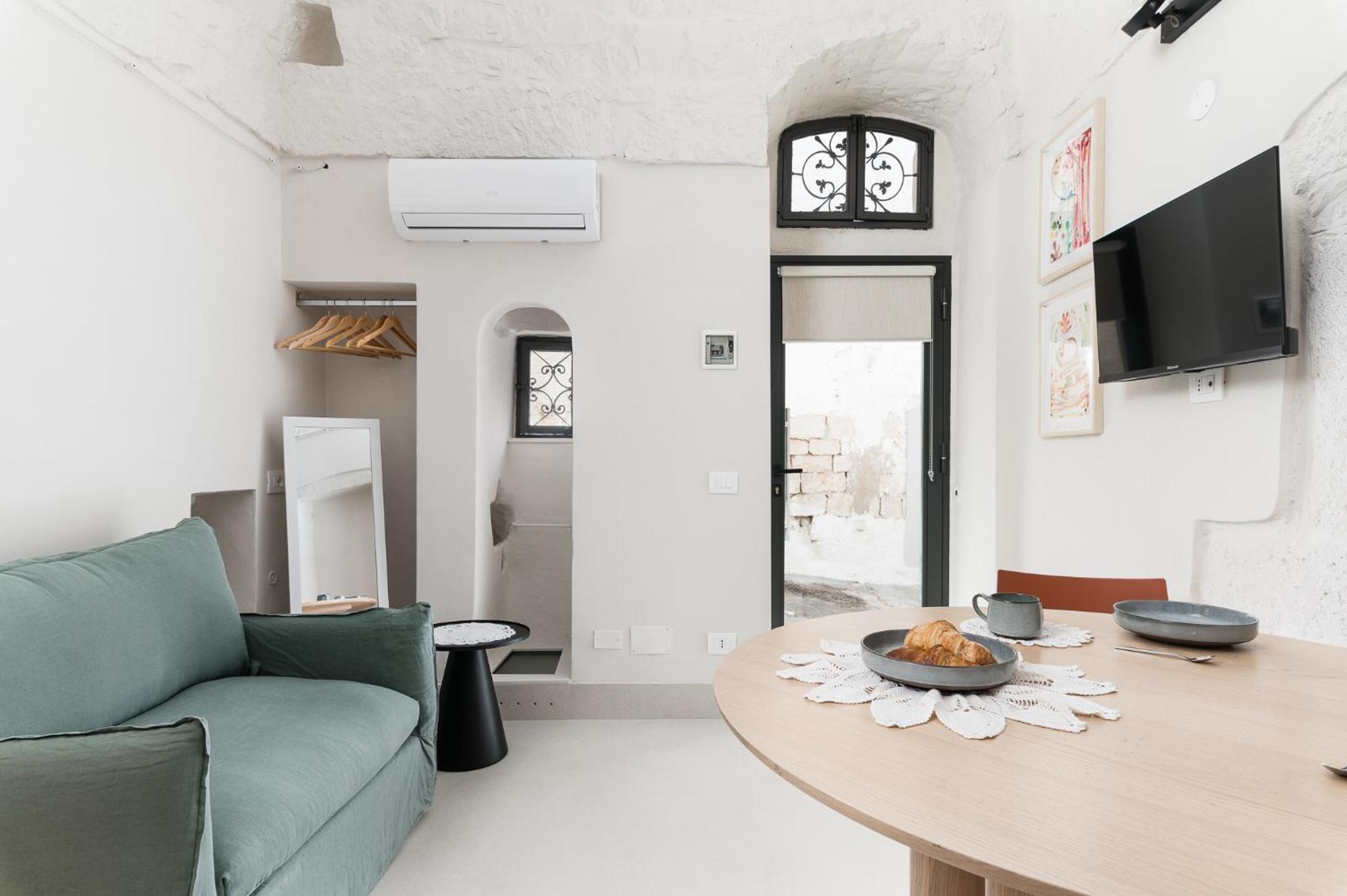 One-Bedroom House photo 1