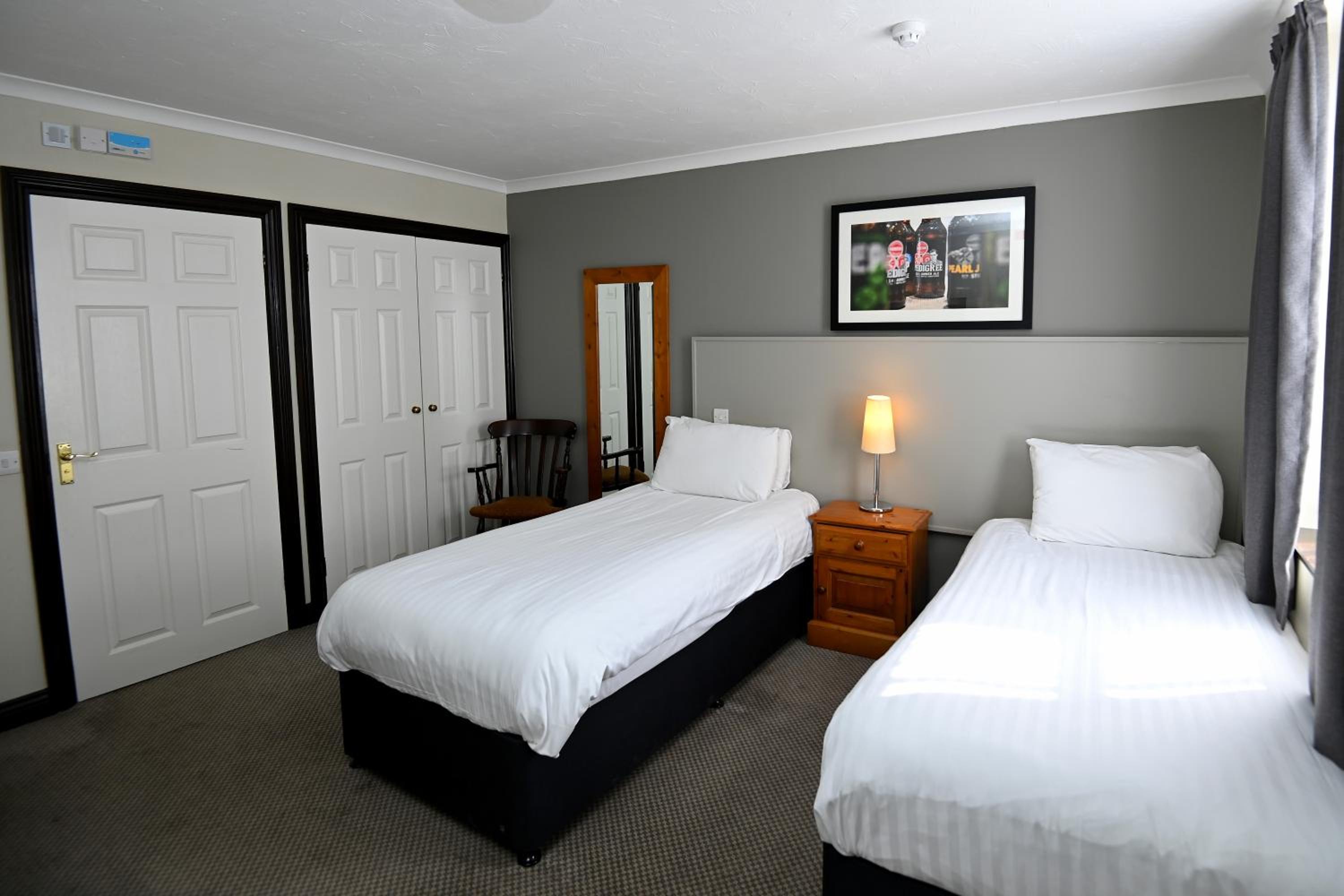 Standard Twin Room photo 2