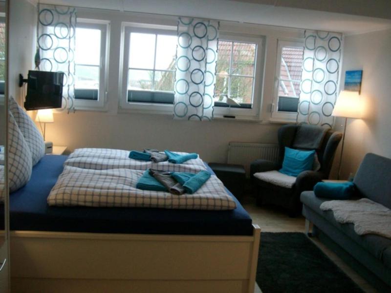 One-Bedroom Apartment photo 1