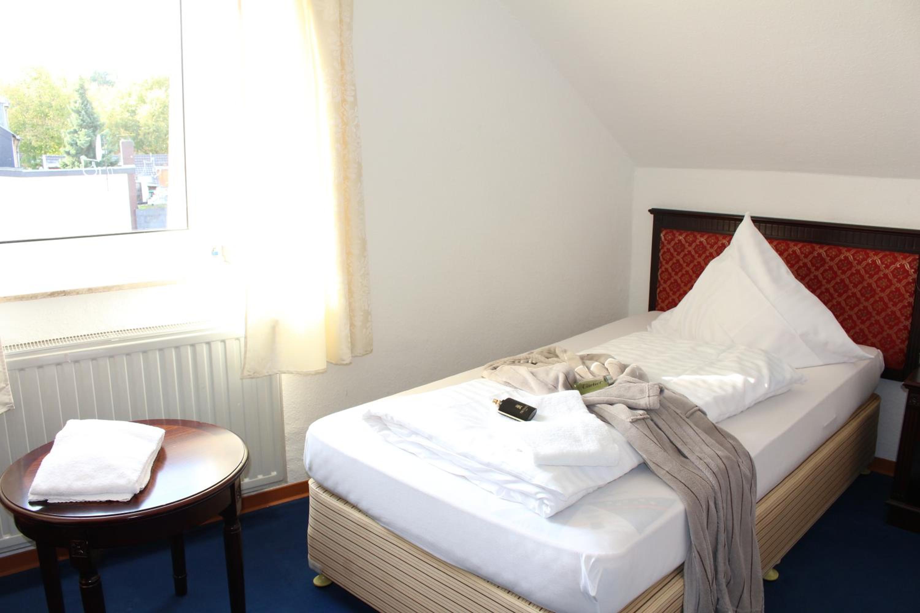 Single Room photo 3
