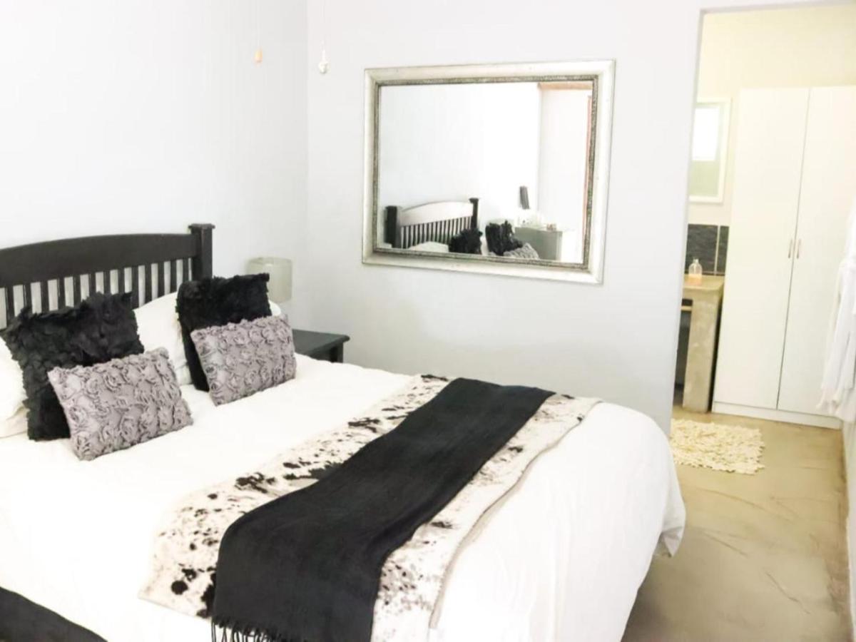 Basic Double Room photo 3