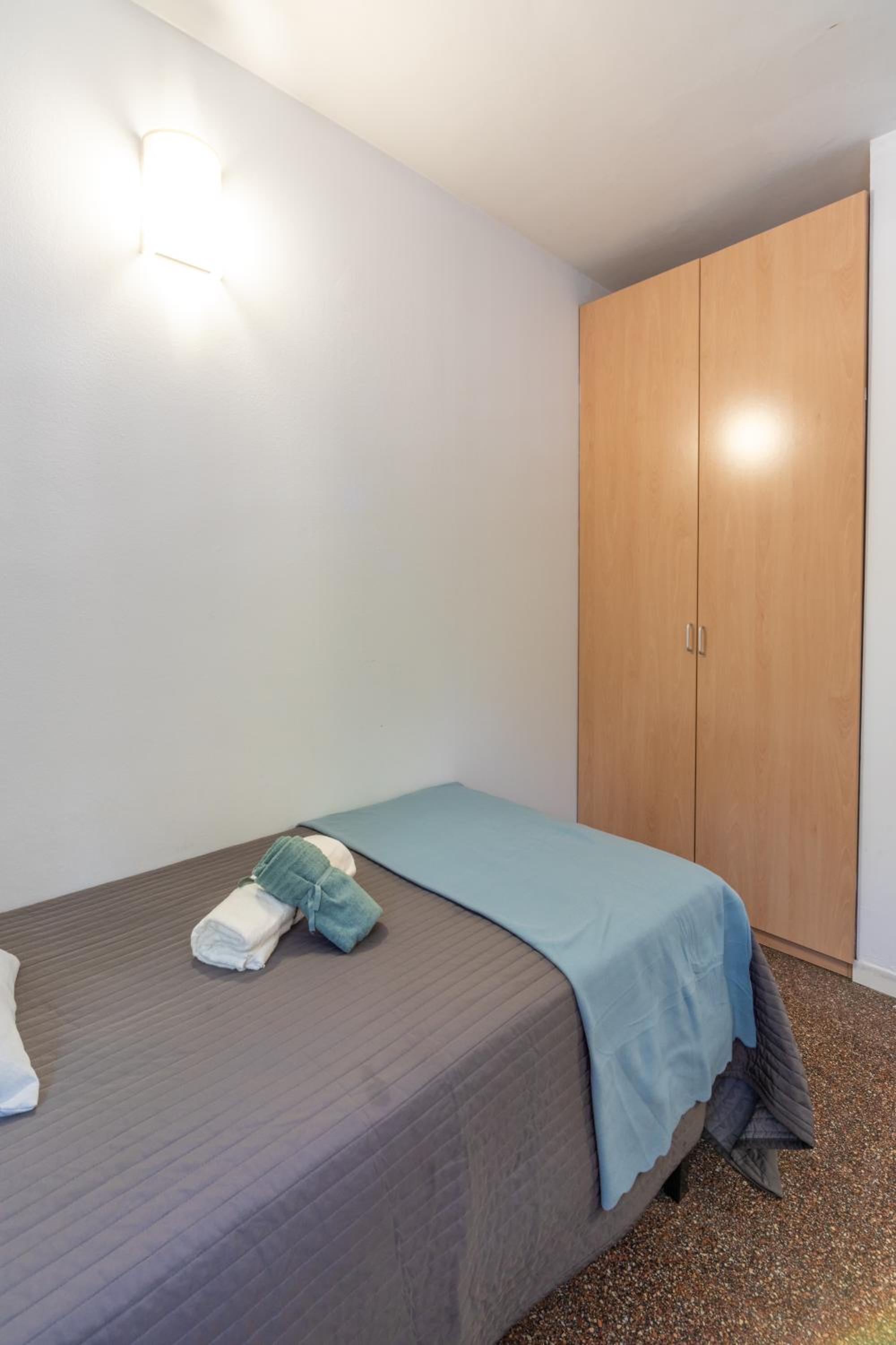 Basic Twin Room photo 2