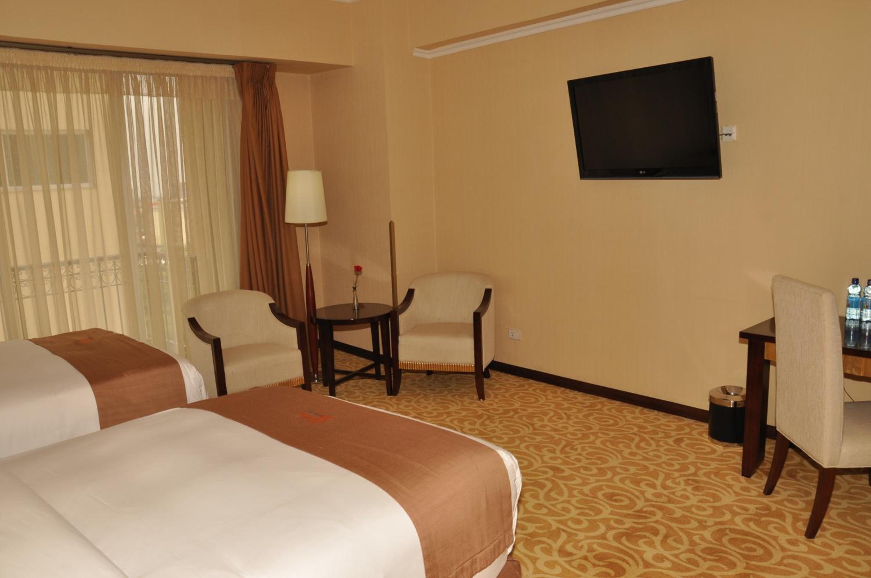 Twin Room - Photo 3