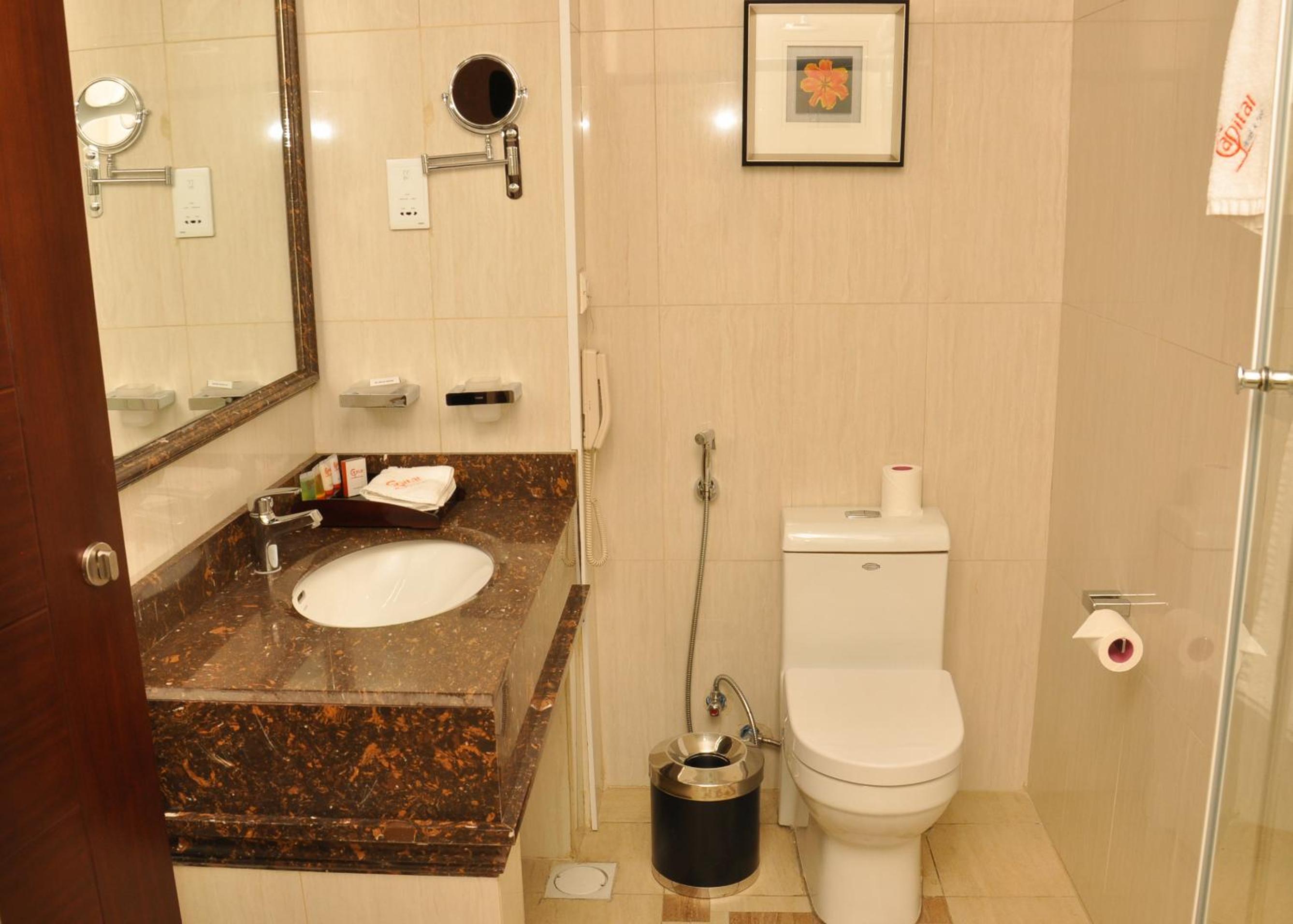 Standard King Room - Photo 2