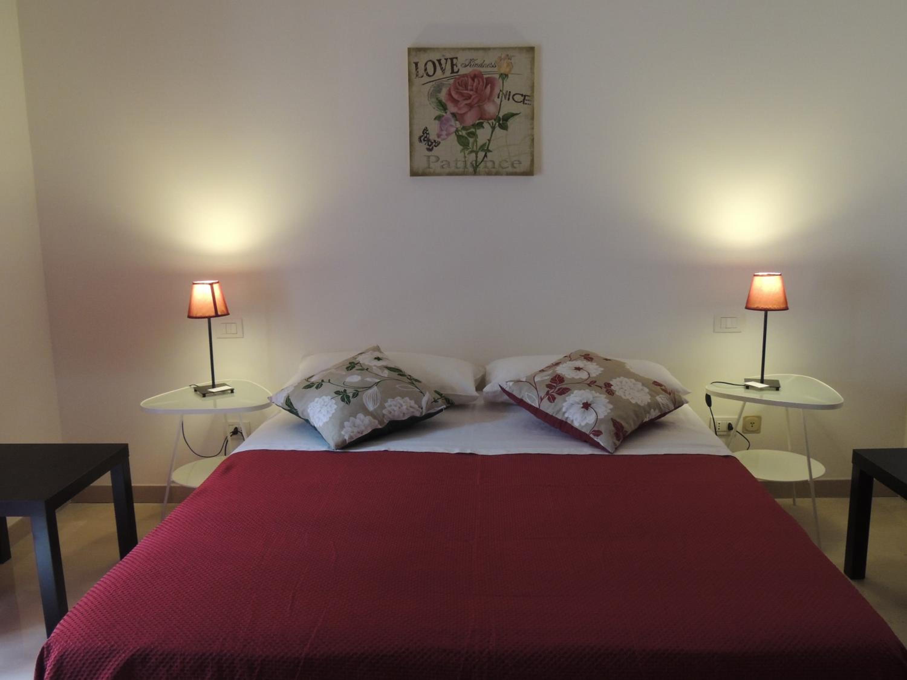Quadruple Room with Private Bathroom - Photo 10
