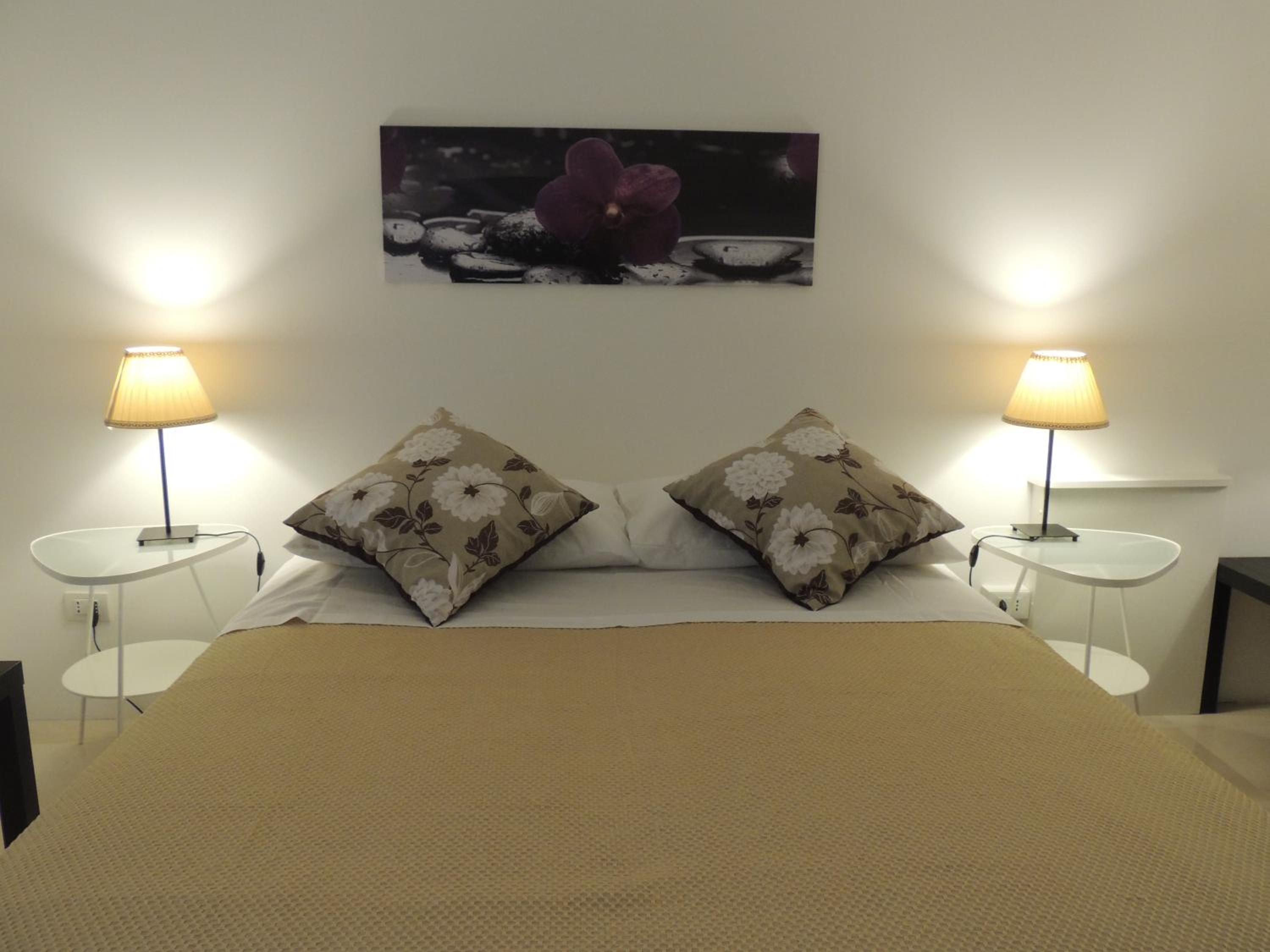 Double Room - Photo 9