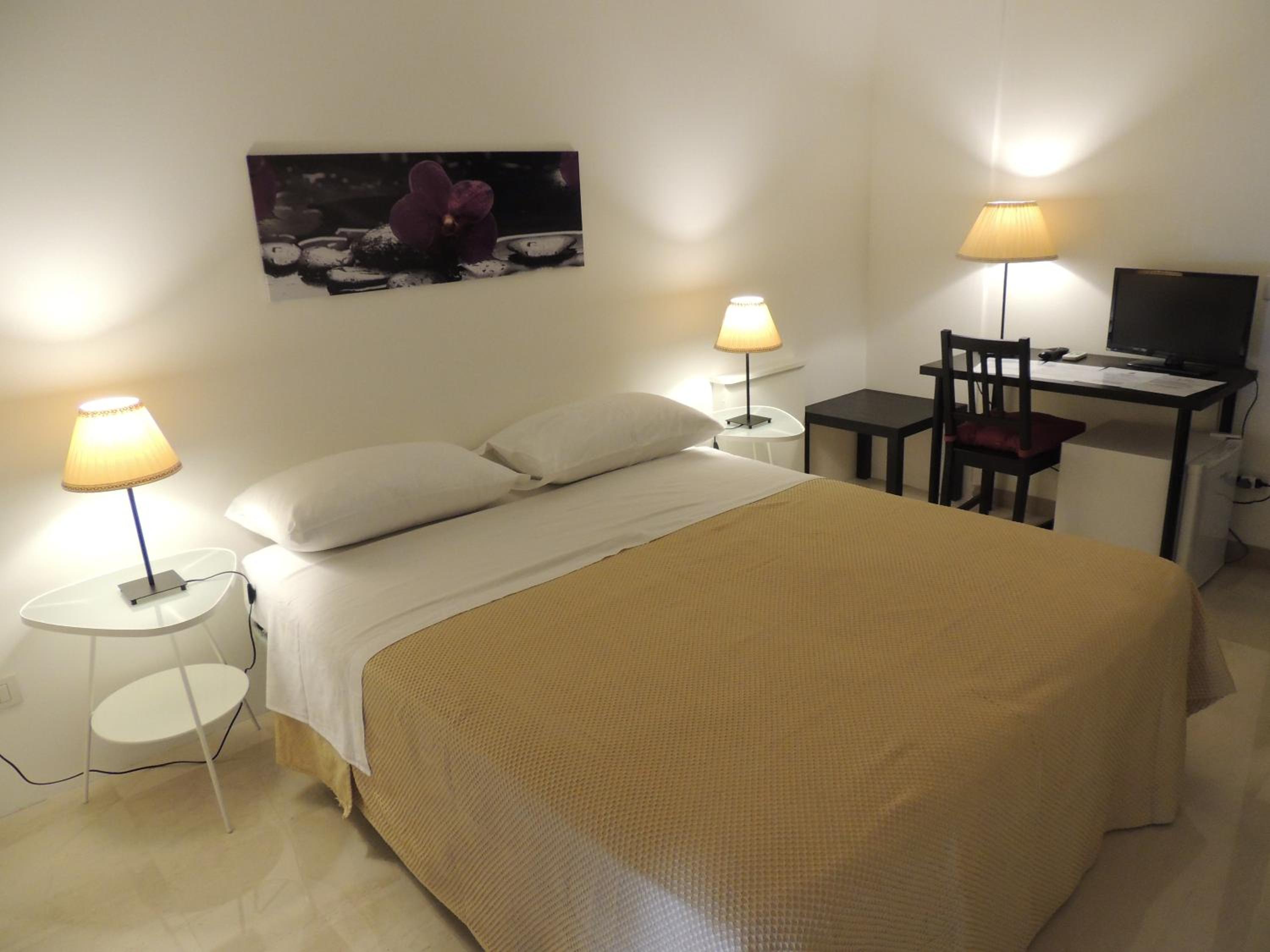 Double Room - Photo 3