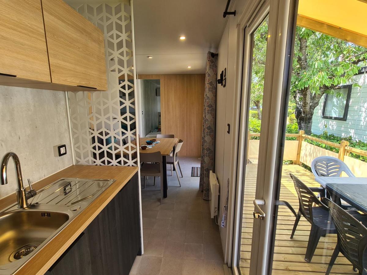 Mobile Home photo 3