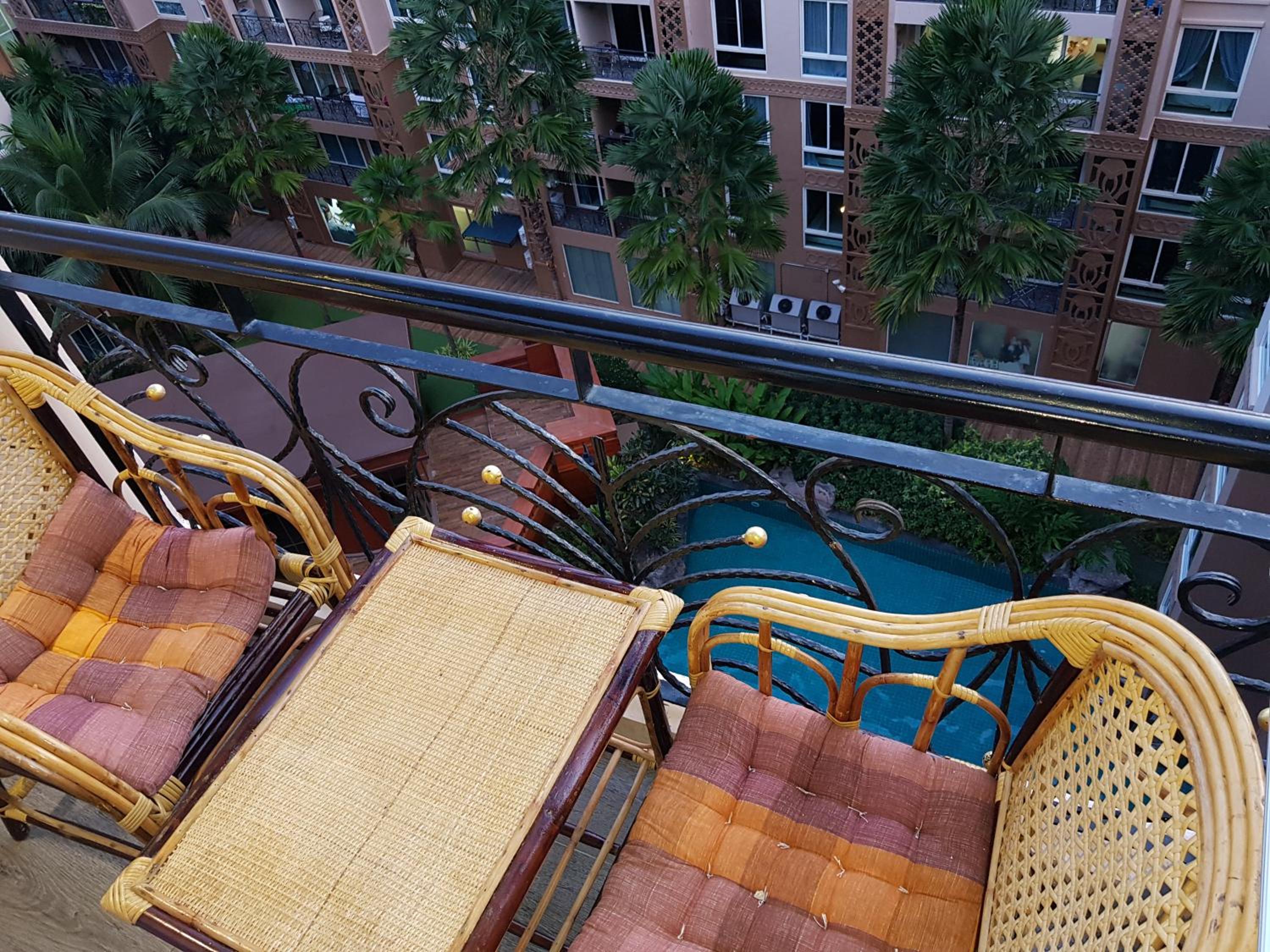 Apartment with Pool View  - Photo 8
