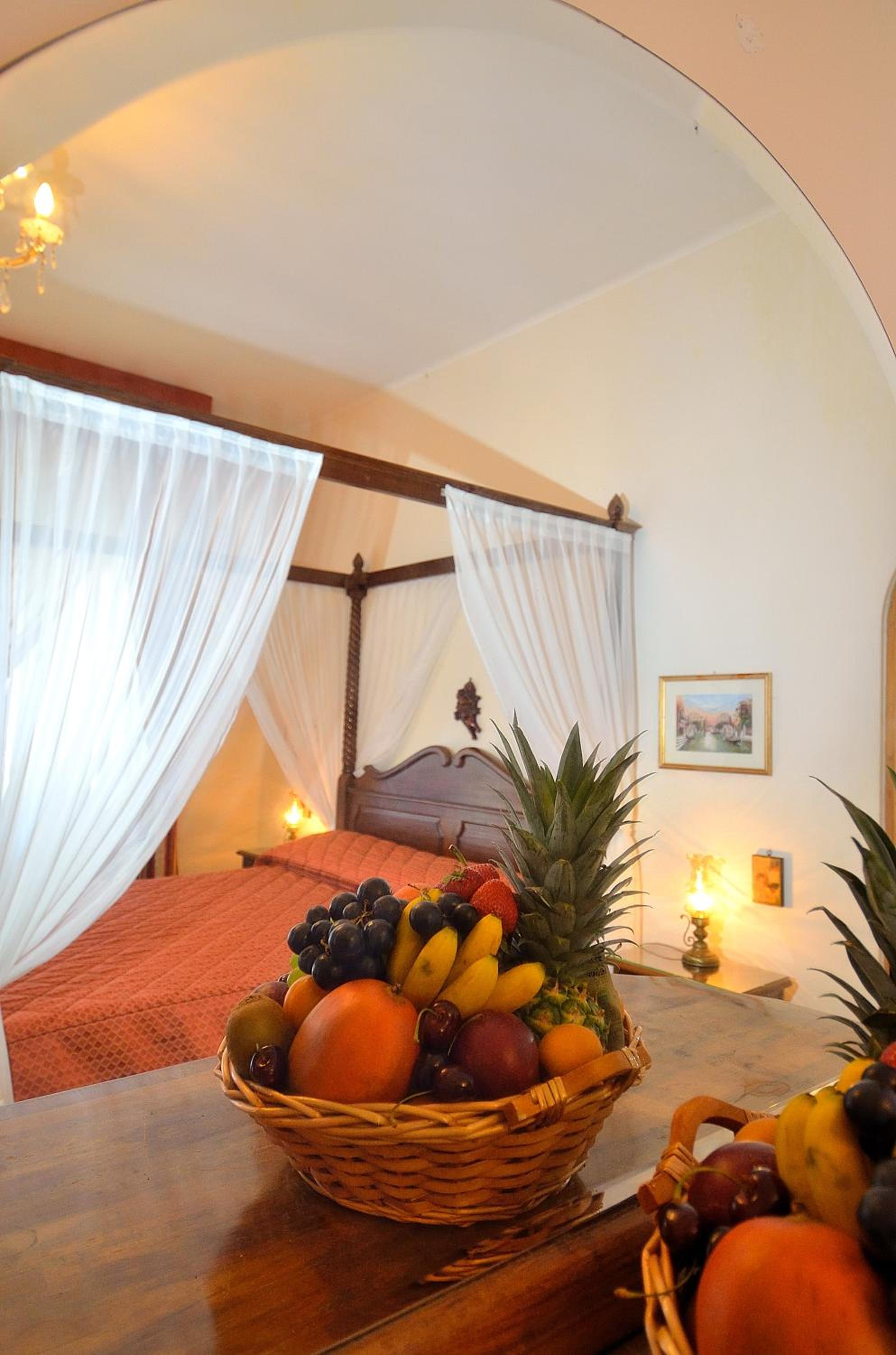 Suite - Photo 2