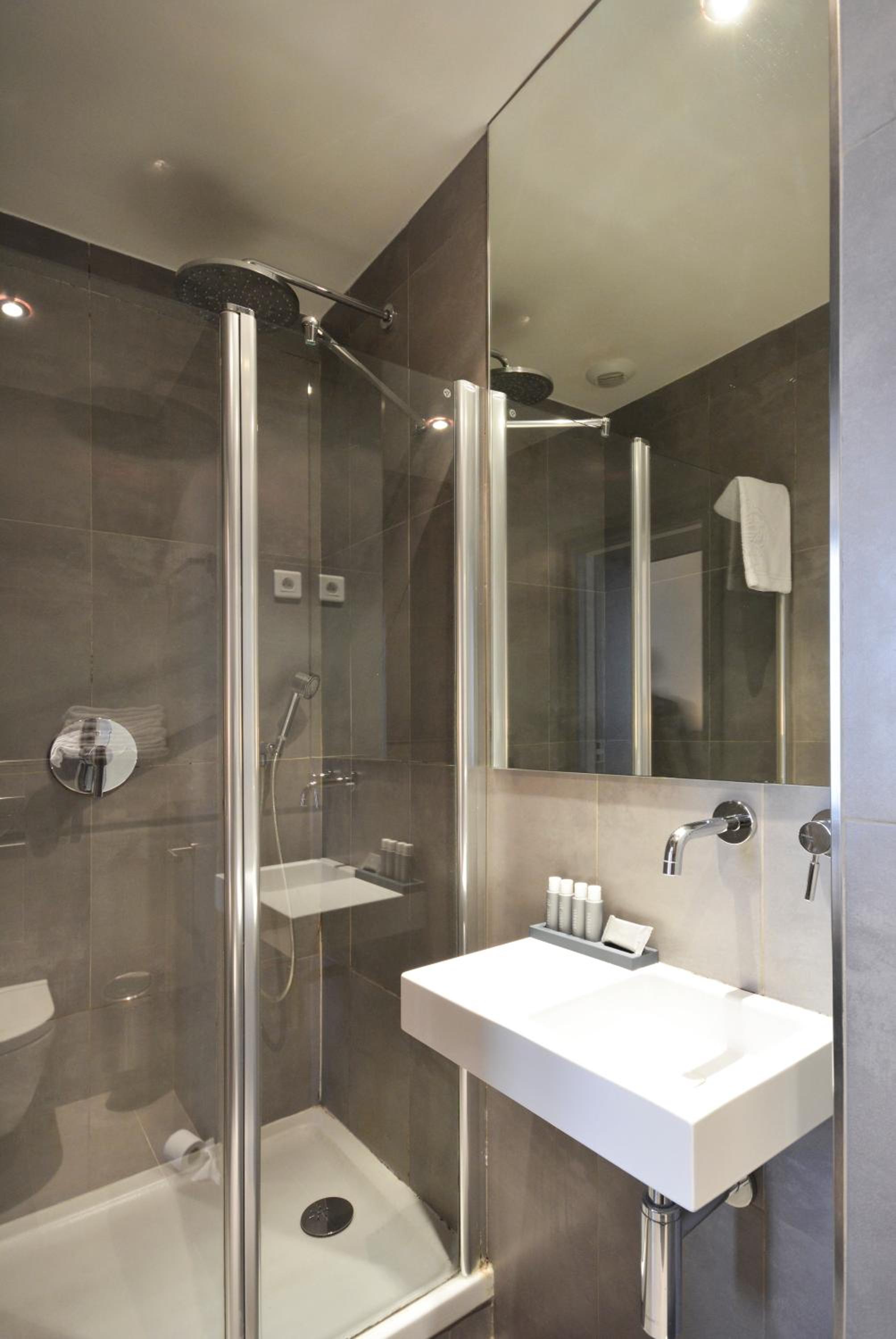 Single Room photo 3