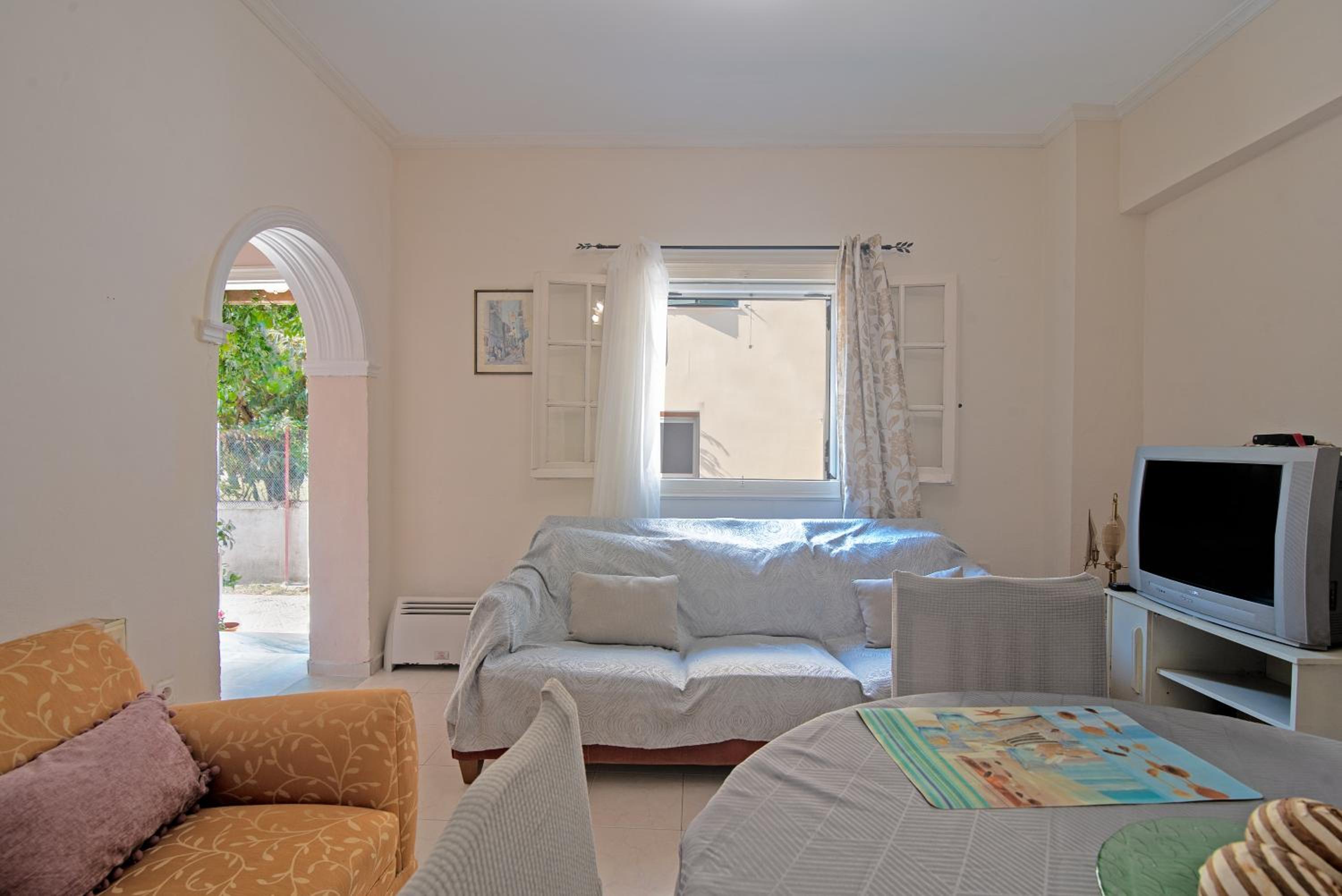 Superior One-Bedroom Apartment