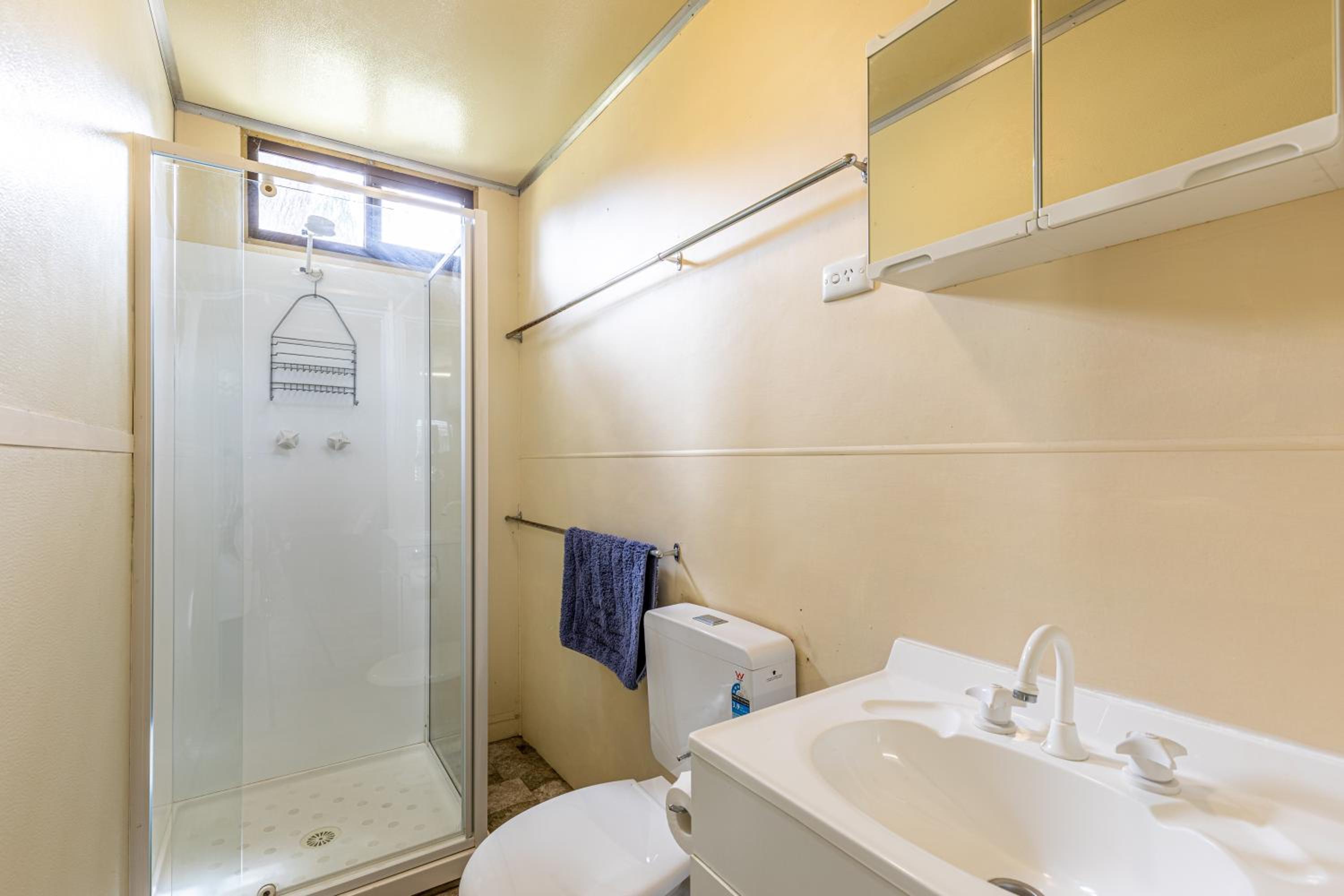 2 Bedroom Park Home - Photo 4