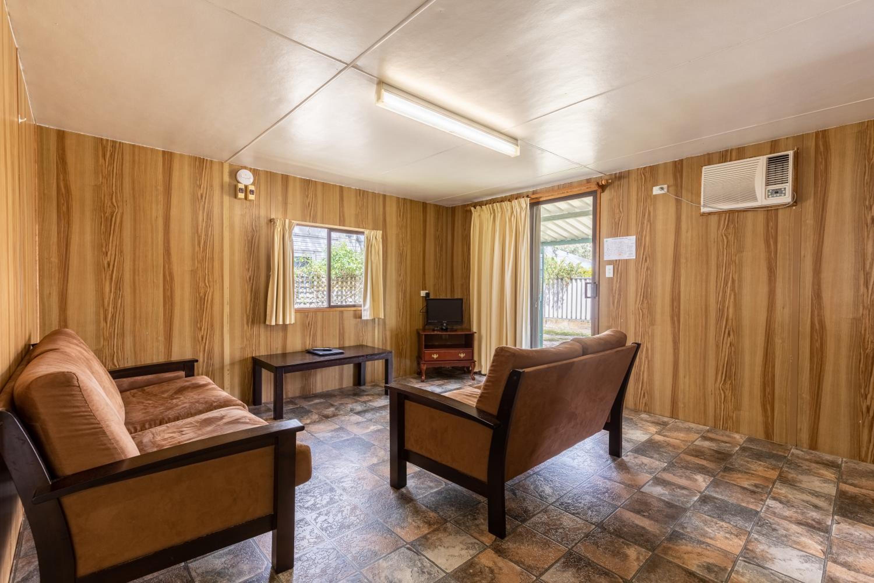 2 Bedroom Park Home - Photo 7