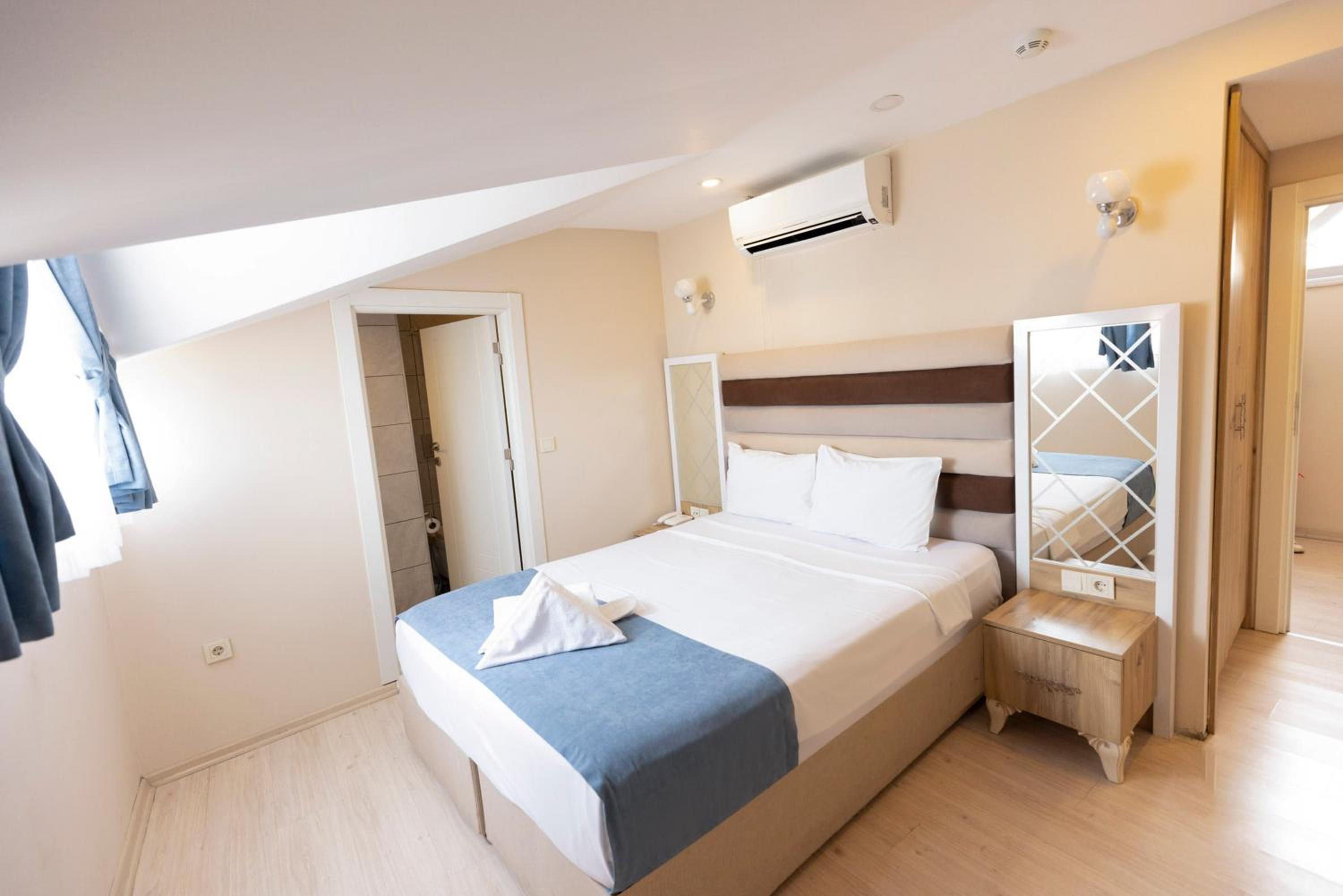 Economy Double Room photo 1