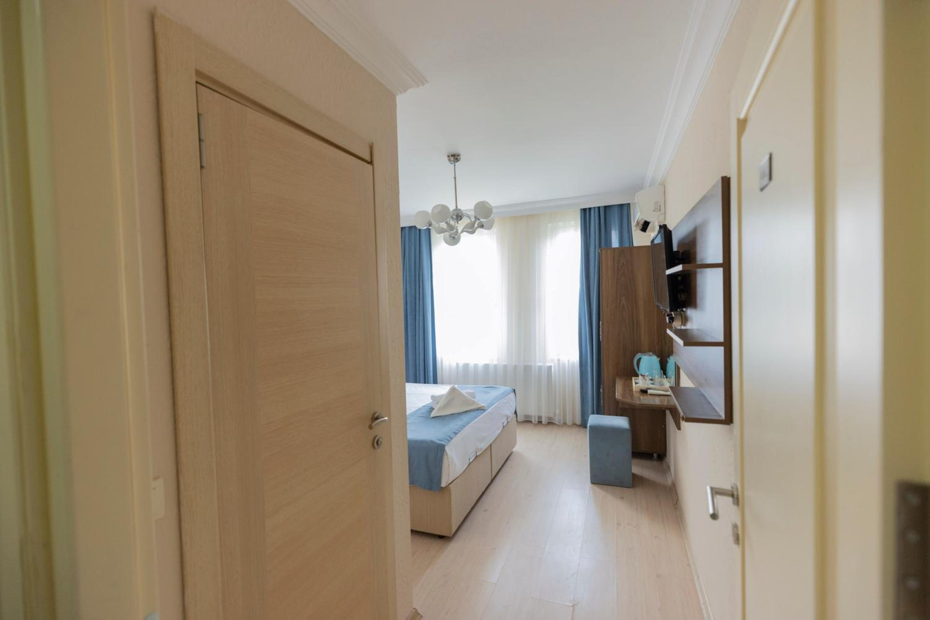 Standard Double Room photo 3