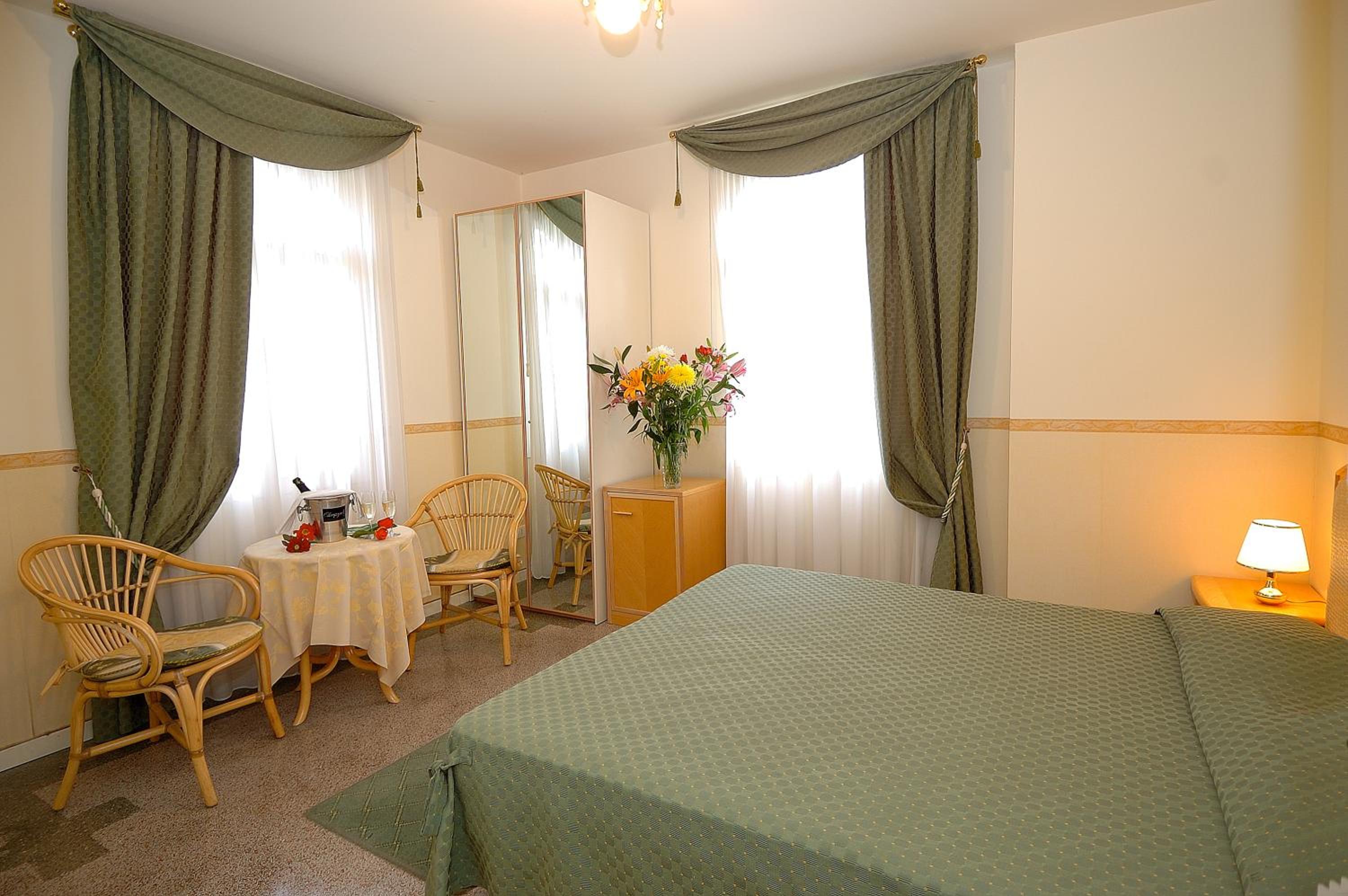 Classic Double or Twin Room photo 1