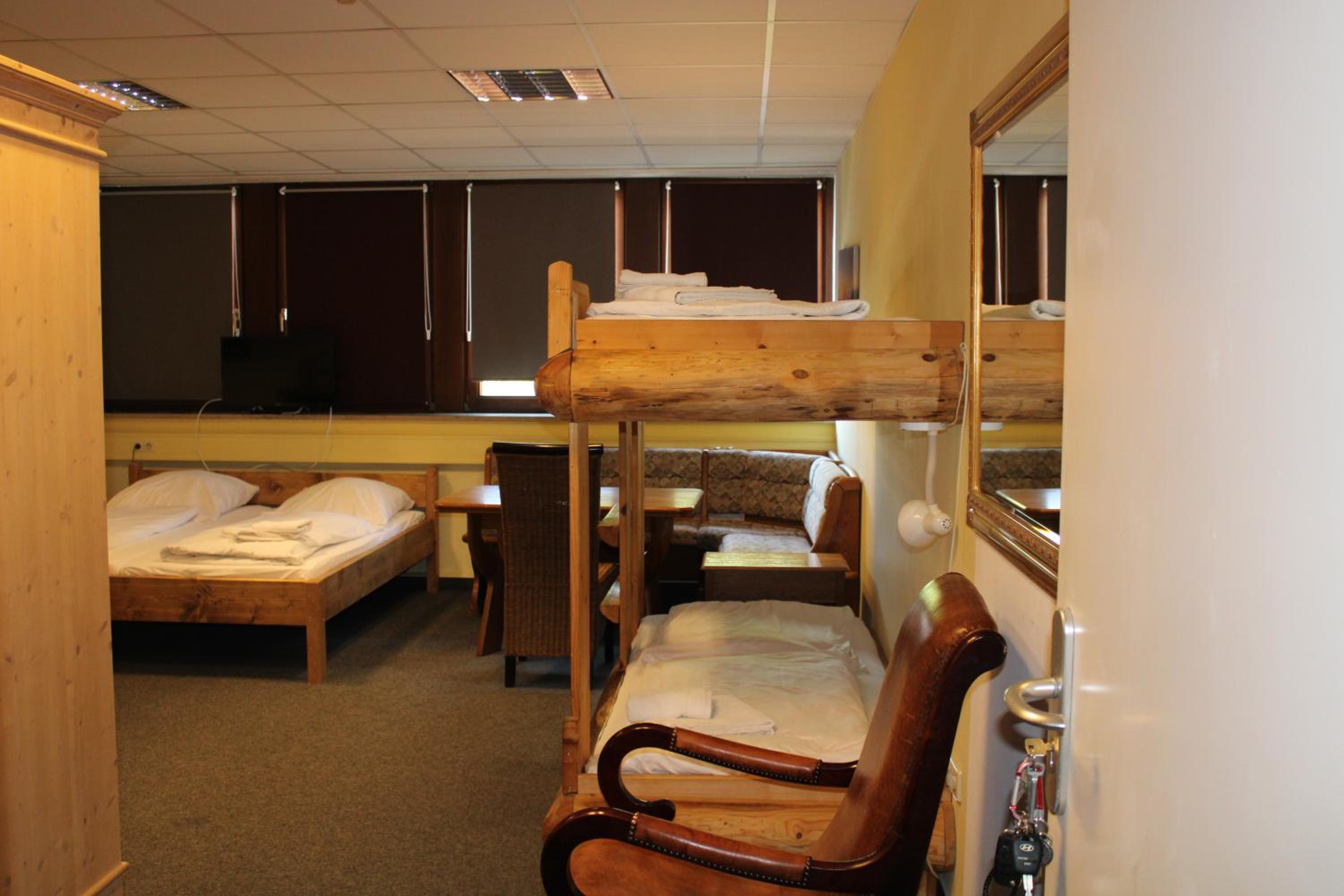 Quadruple Room - Photo 1