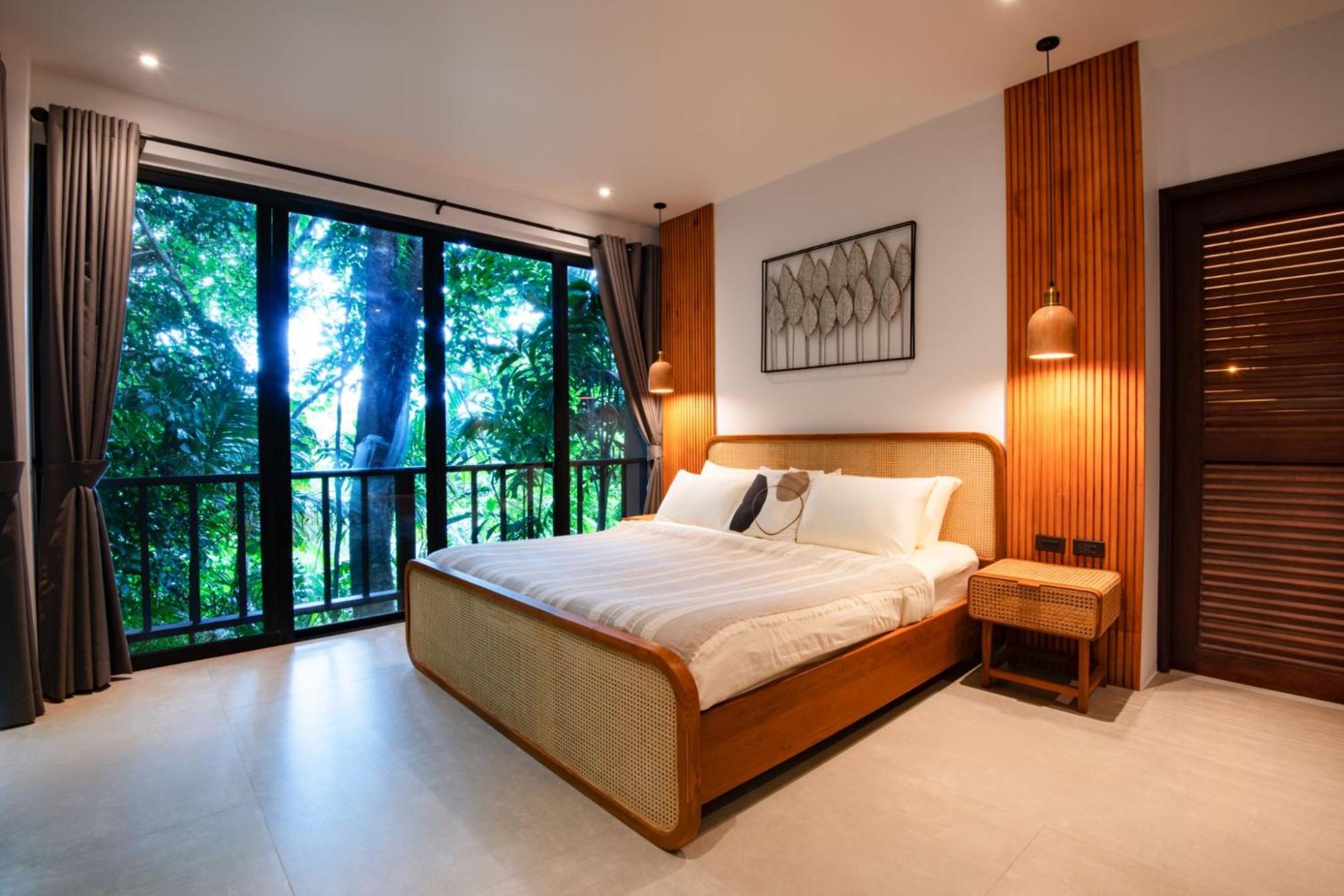 Villa with Private Pool - Photo 10