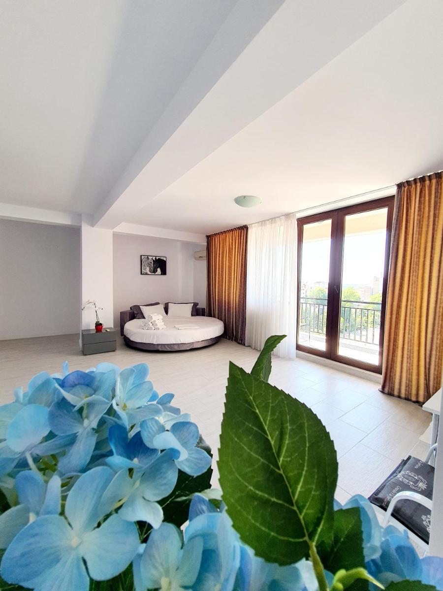 Apartment with Sea View - Photo 49