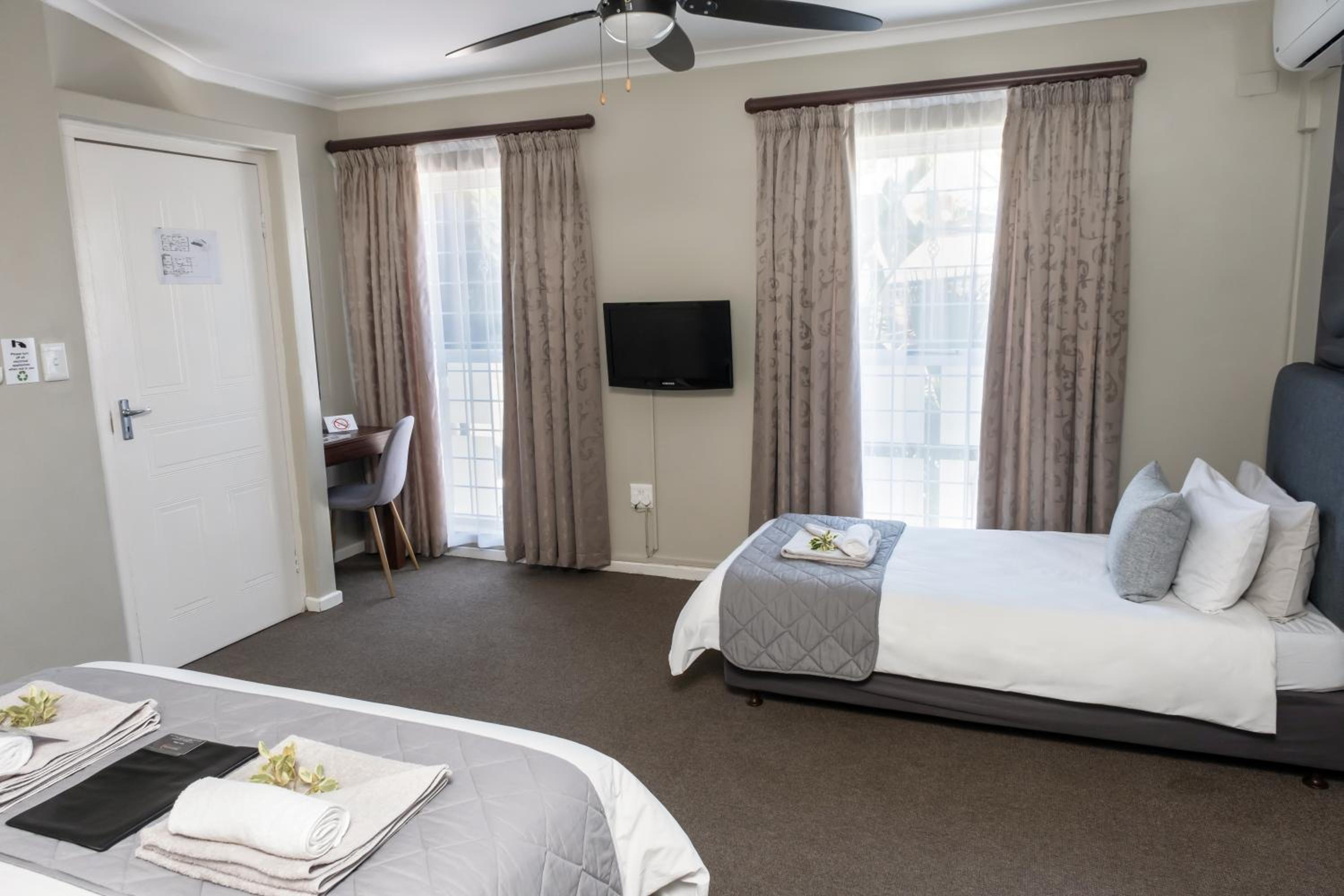 Standard Triple Room photo 3