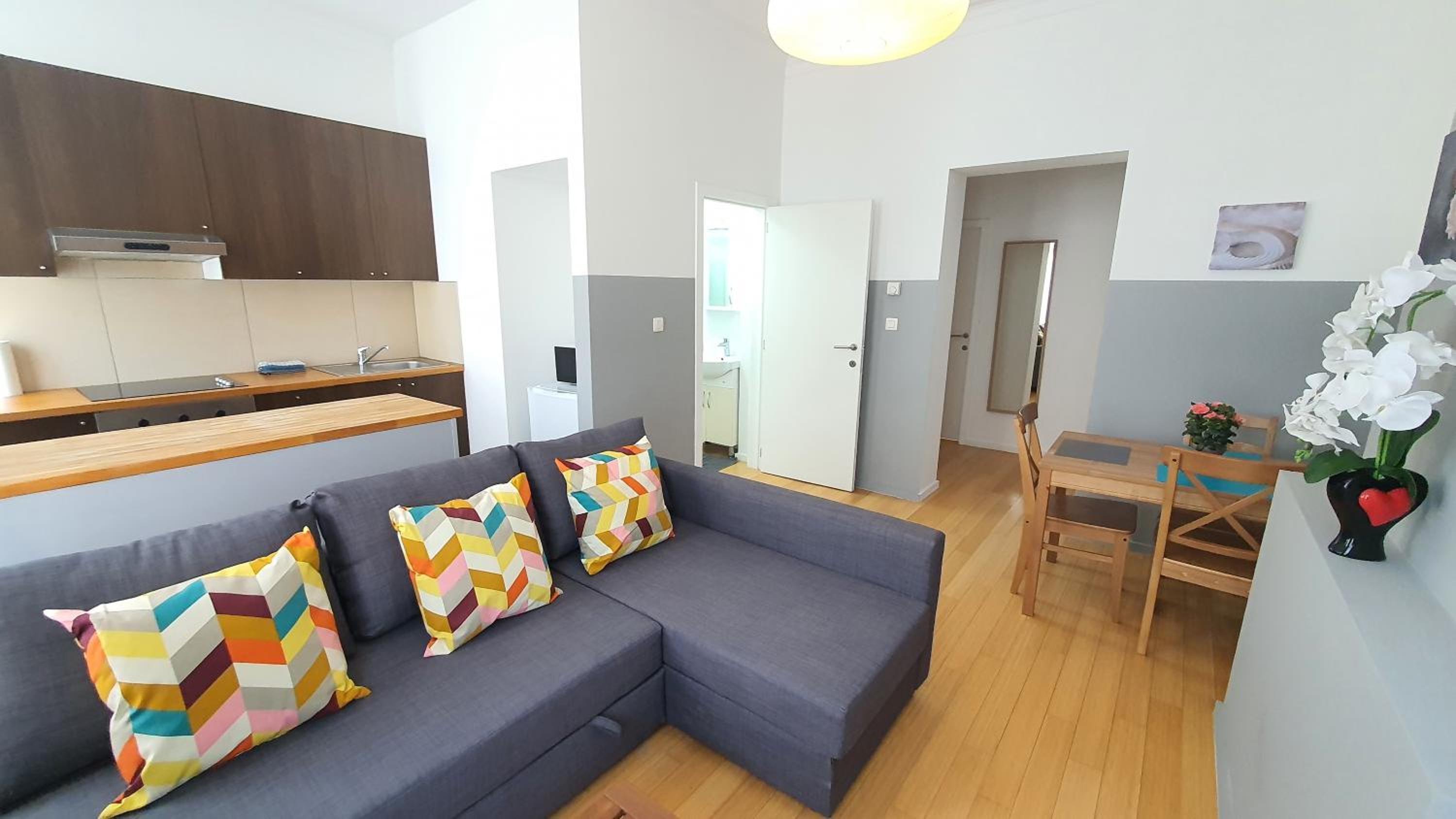 One-Bedroom Apartment