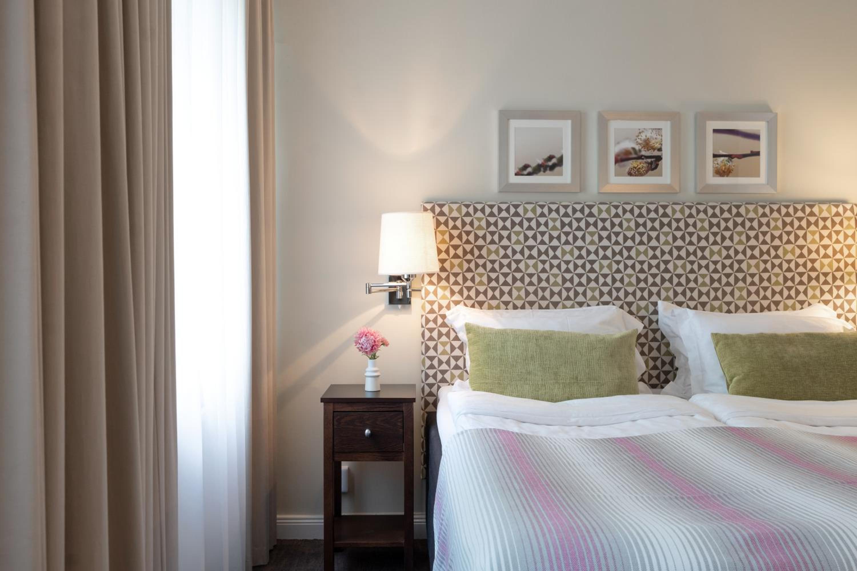 Standard Double Room - Photo 7