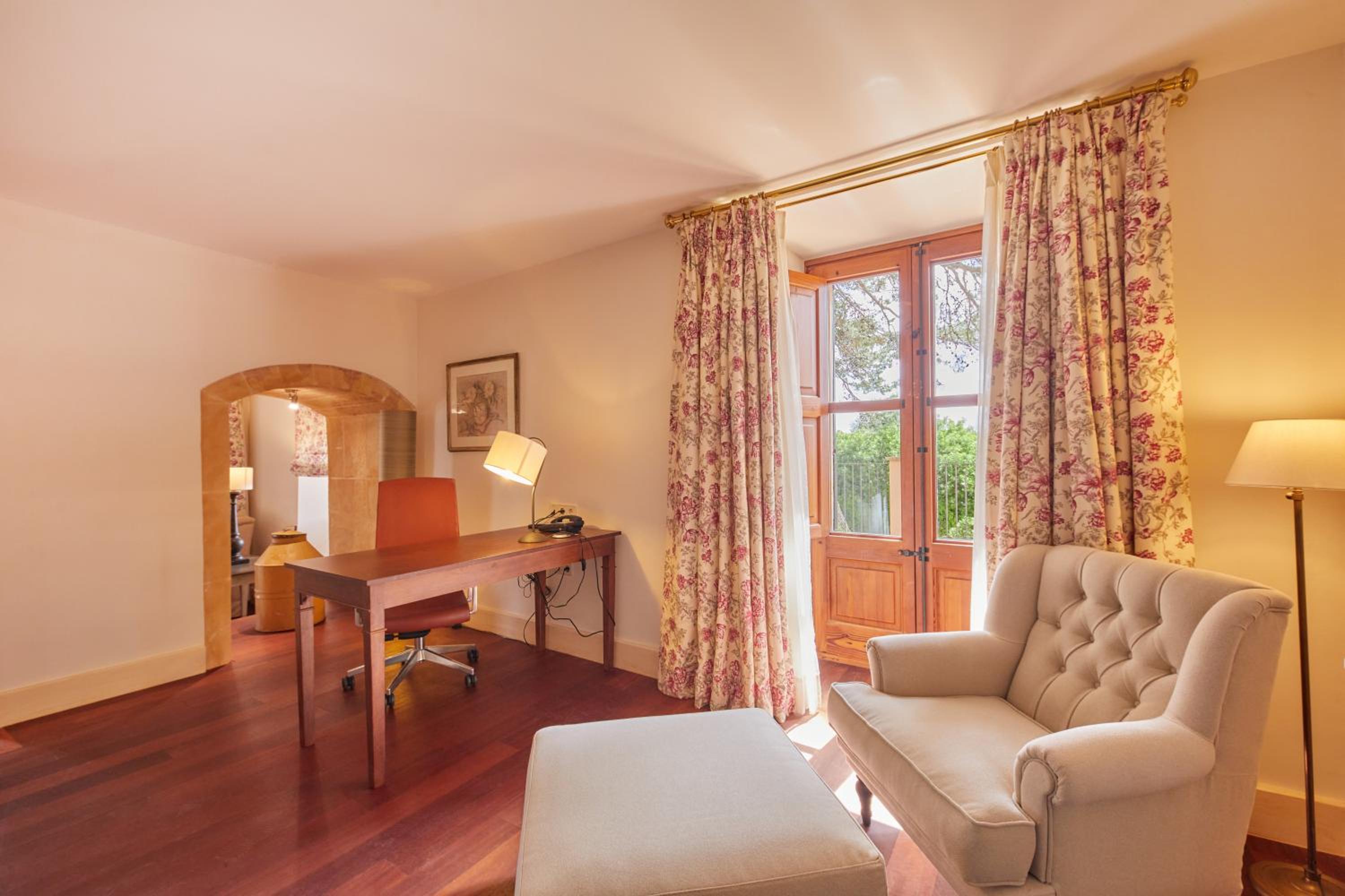 Suite Elegant Comellas