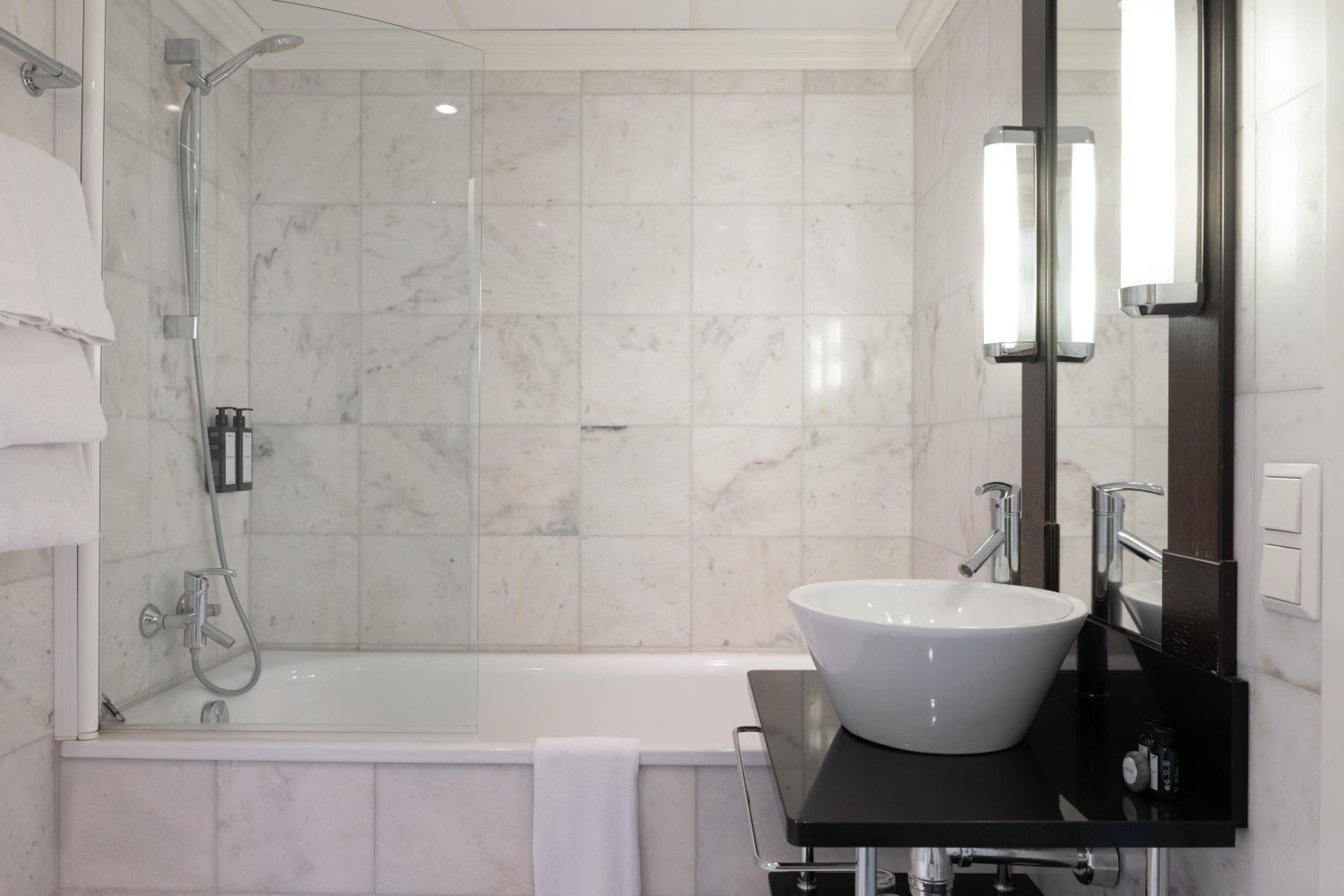 Superior Double Room - Photo 8