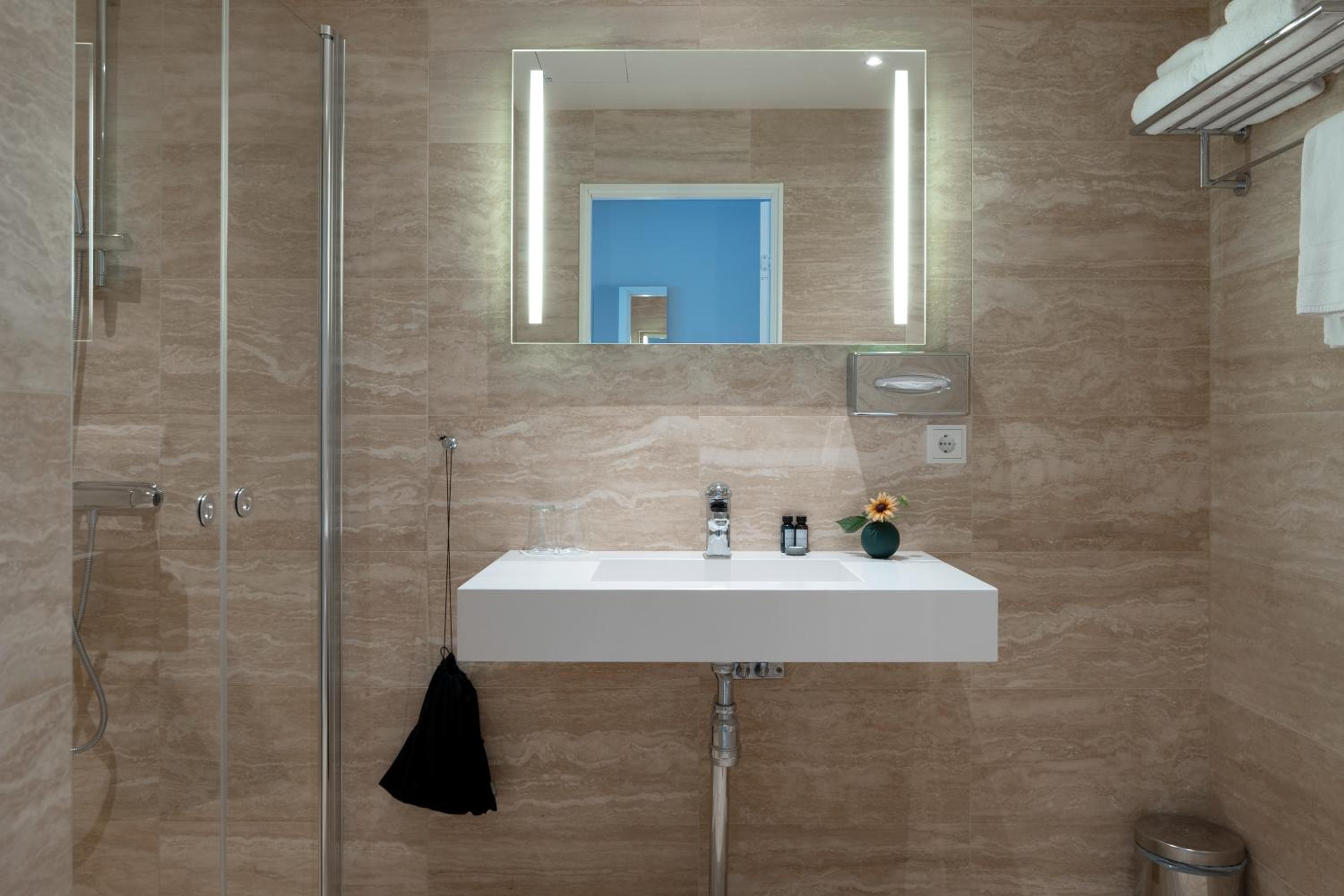 Superior Double Room - Photo 7