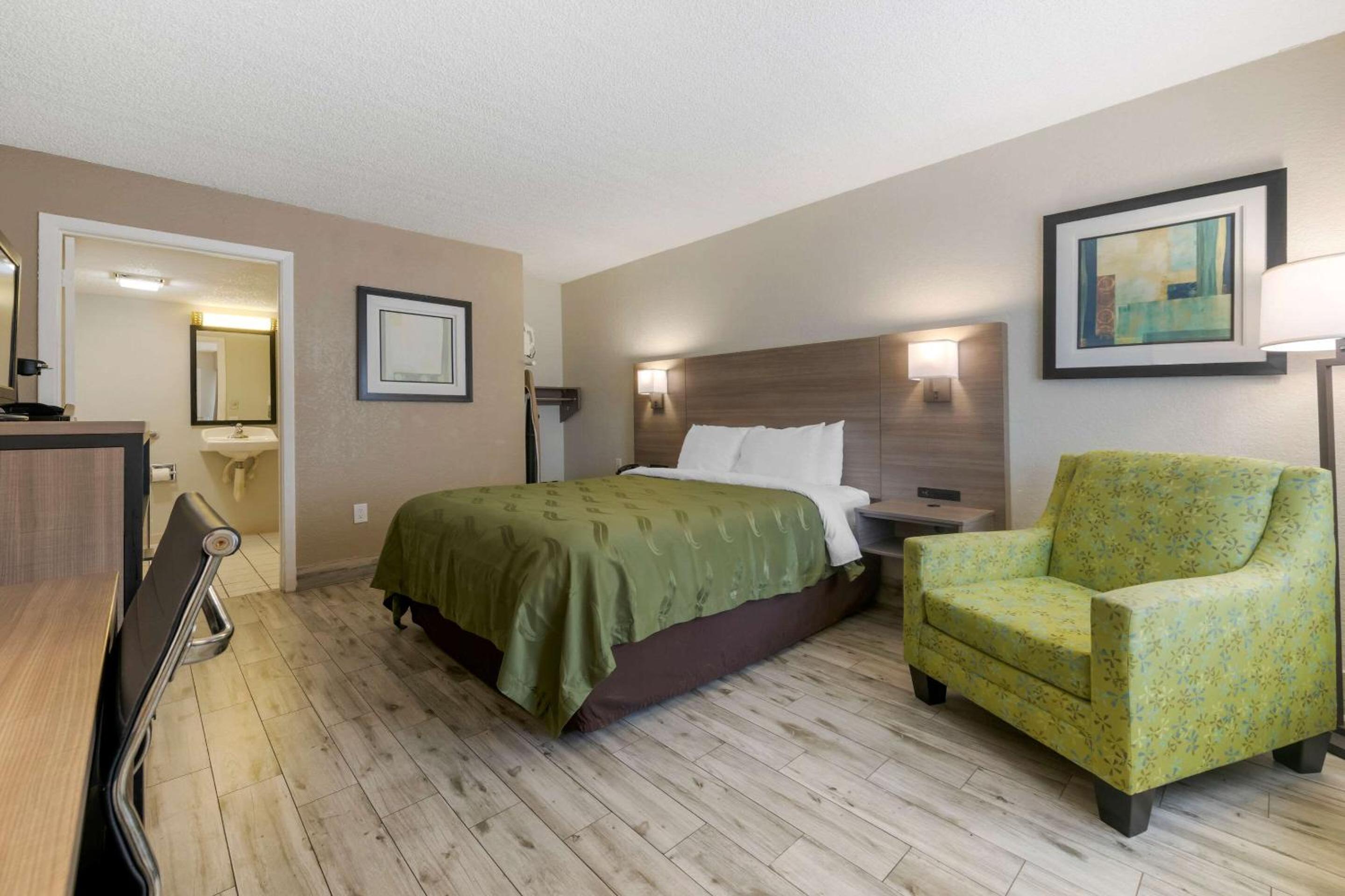 Queen Room - Accessible/Non-Smoking - Photo 1