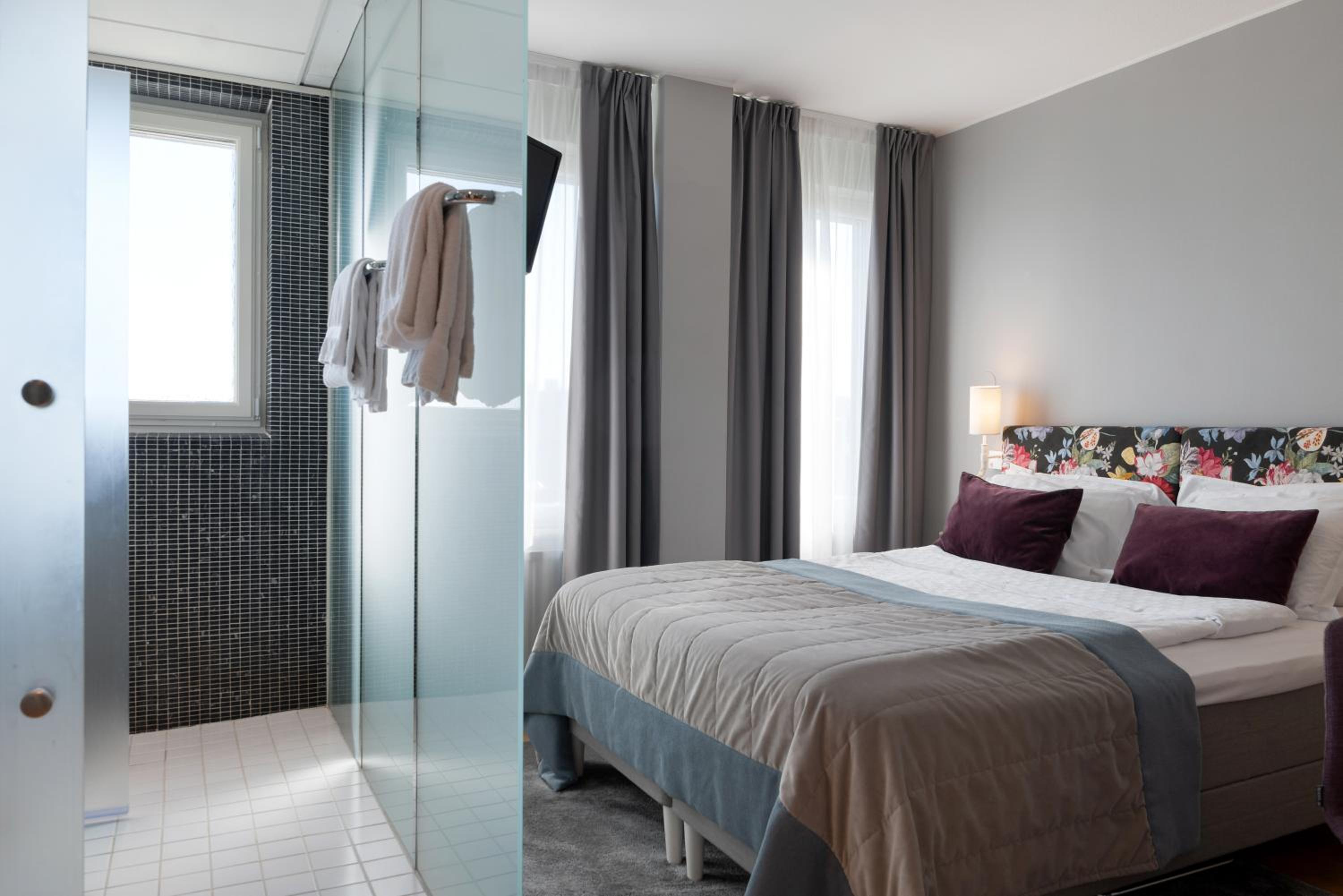 Standard Double Room - Photo 1
