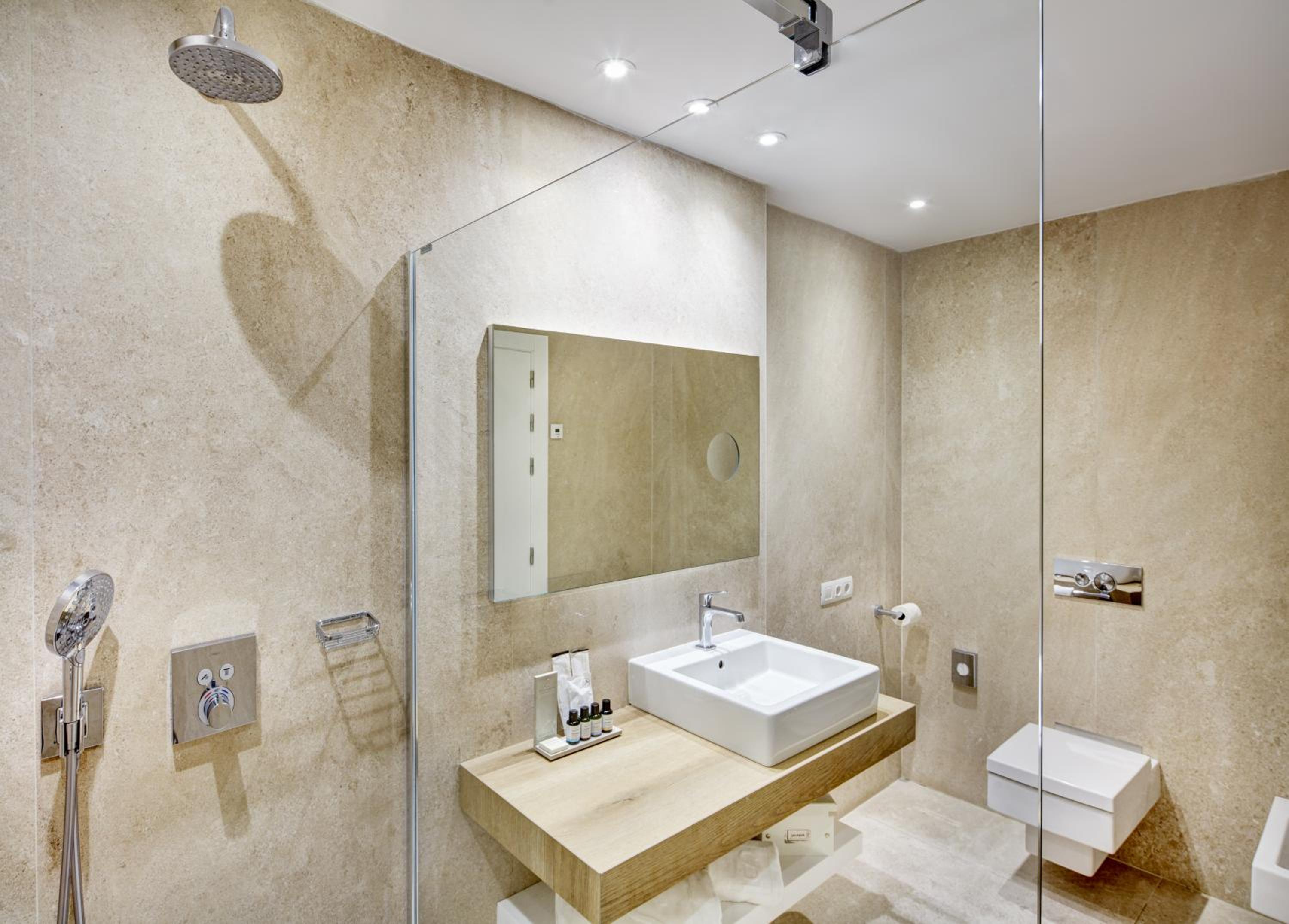 Superior Triple Room - Photo 11