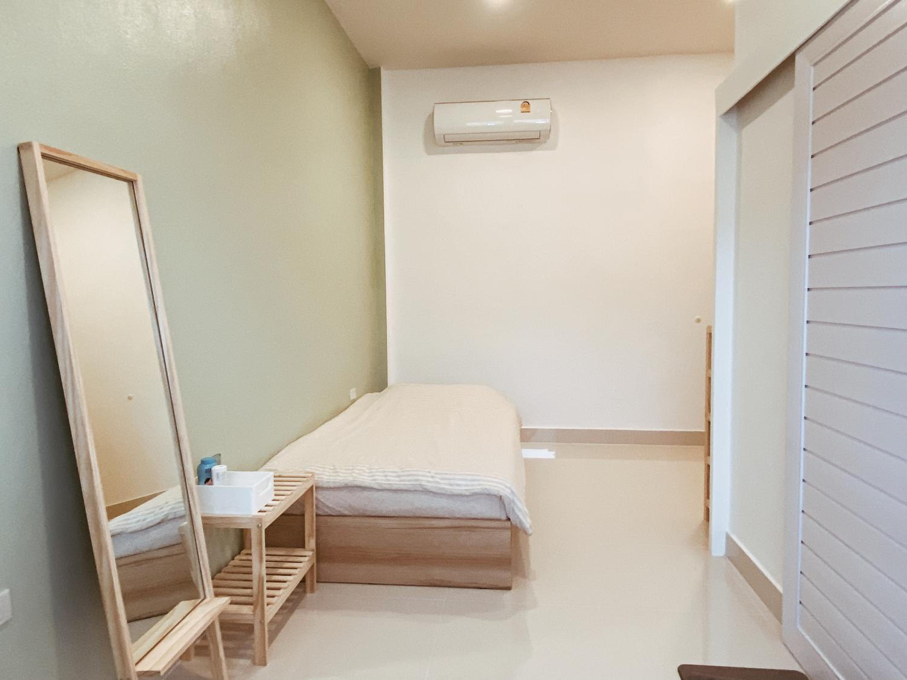 Two-Bedroom House - Photo 23