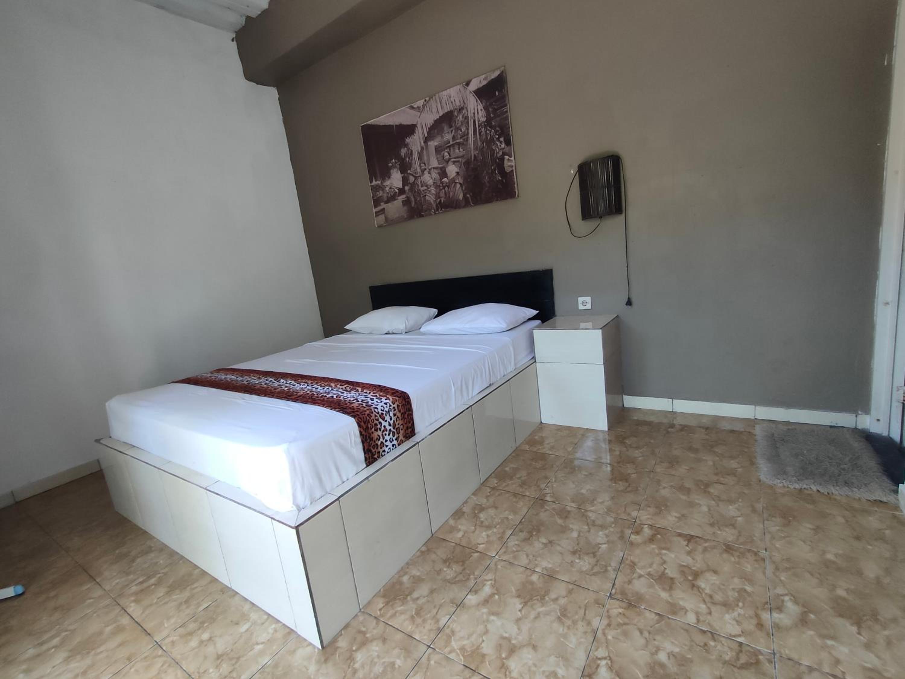 Budget Double Room - Photo 1