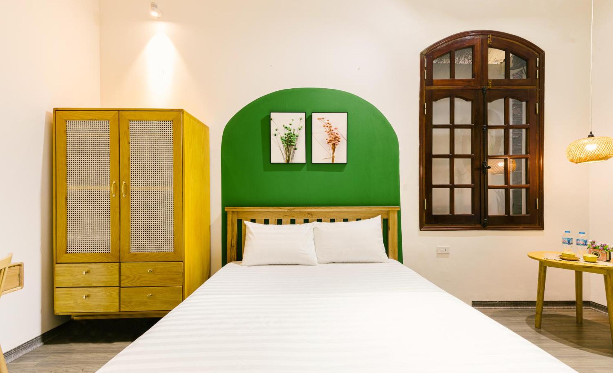 Deluxe Queen Room